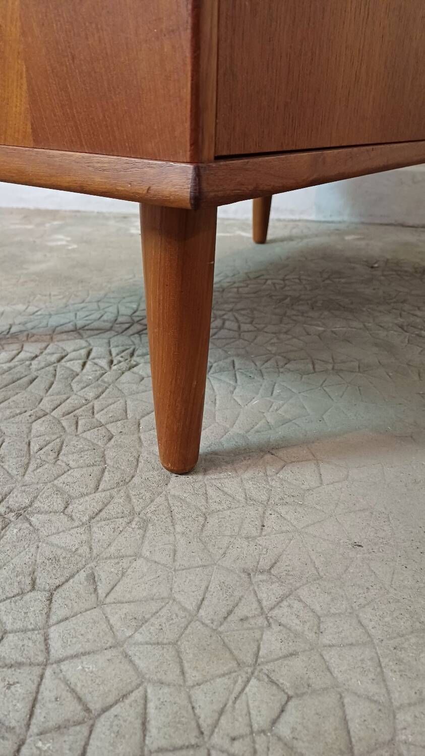 Scandinavian chest of drawers