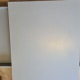 Table basse grise, 2 tiroirs, 1 espace ouvert artic