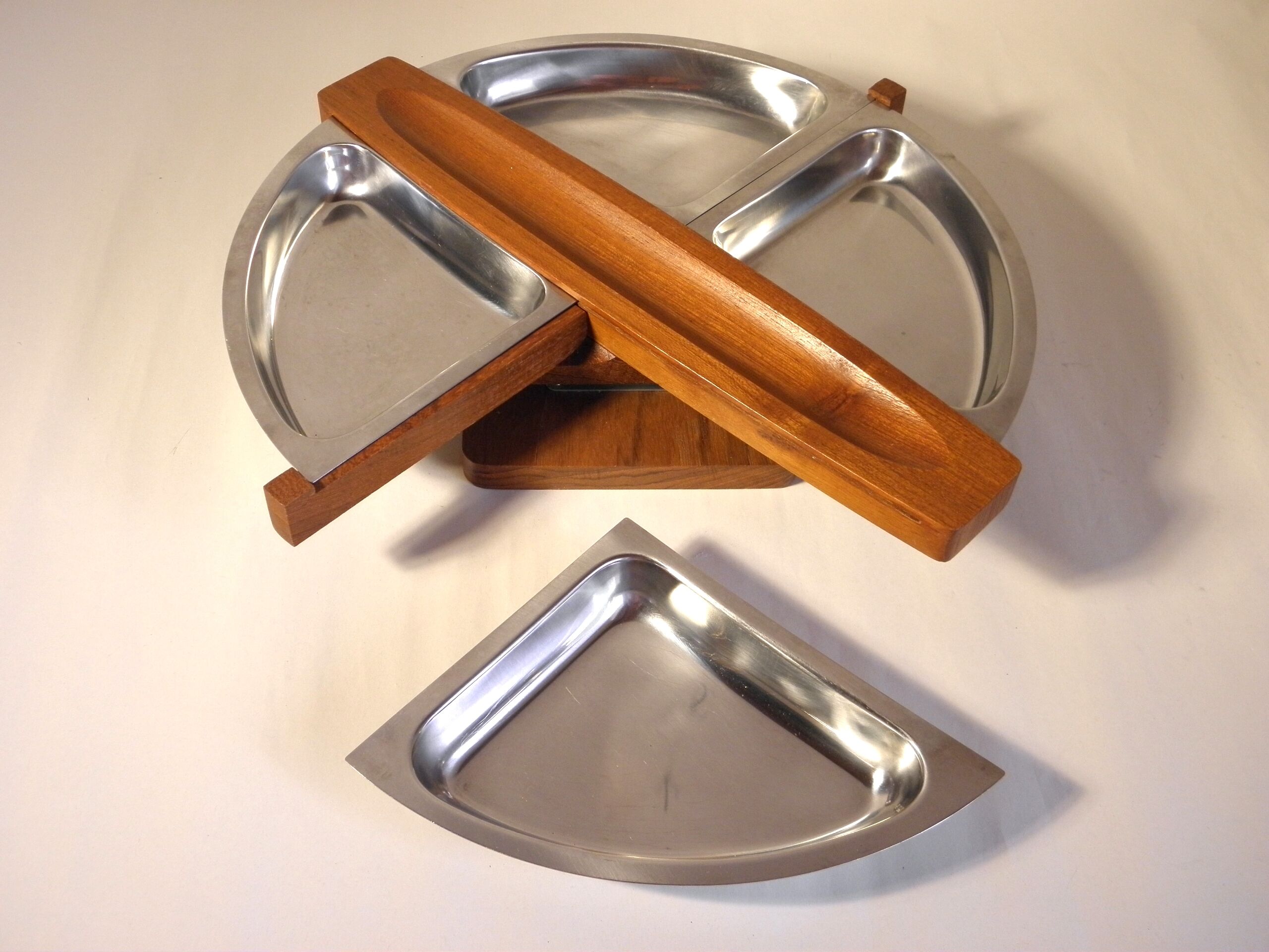 Stainless steel and teak aperitif tray