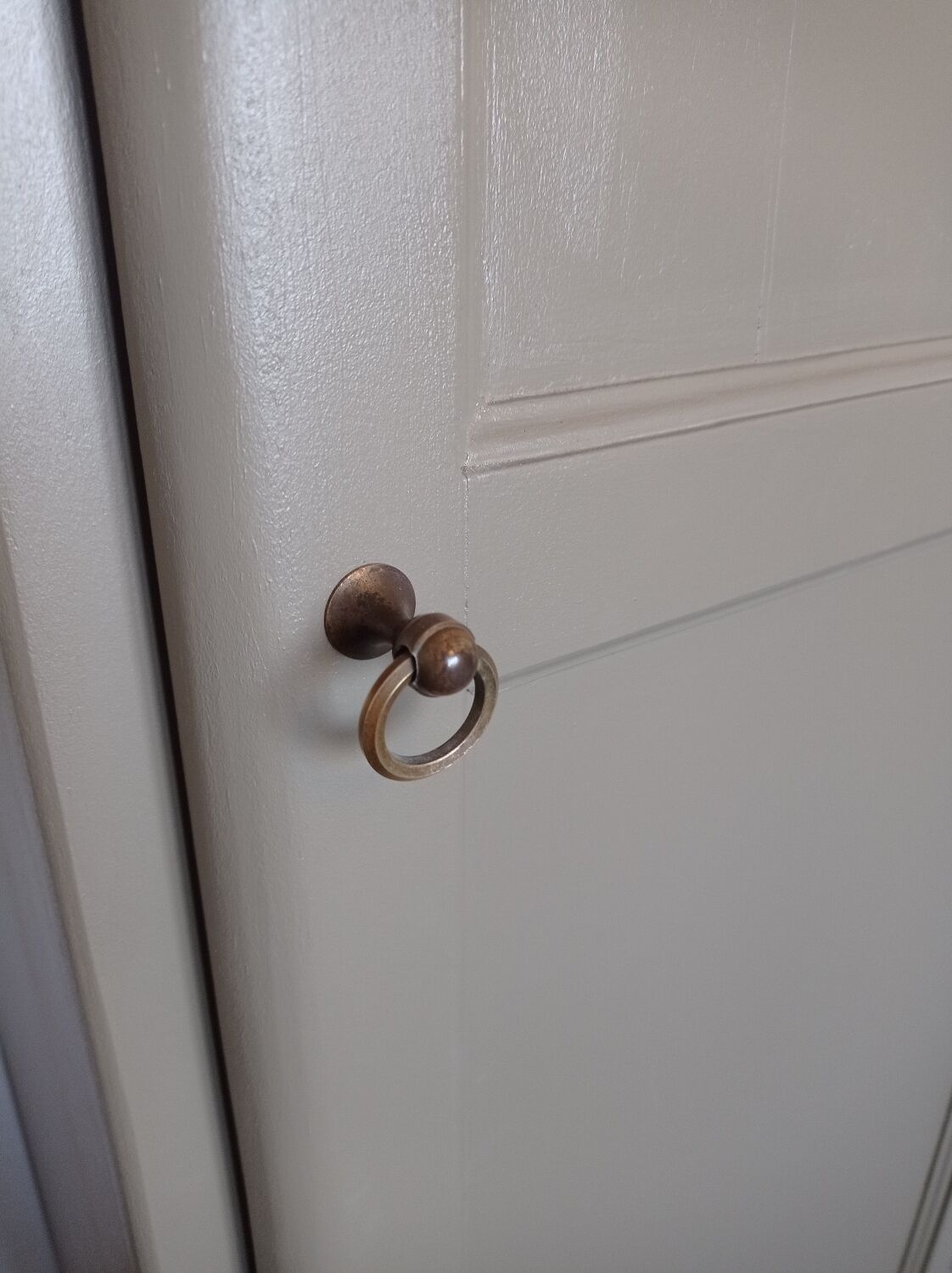 Armoire bonnetière vintage