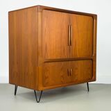 Buffet Hi-Fi danois en teck avec portes à tambour de Dyrlund, années 1970