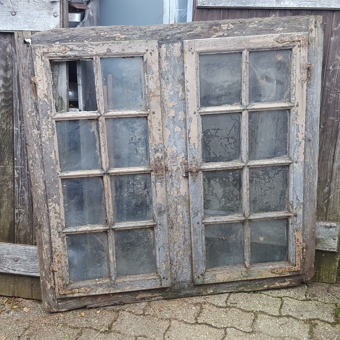 Fenêtre XVIIIème à 2 vantaux et bâti