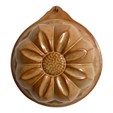 Decorative stoneware cake mould