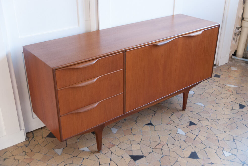 McIntosh Dunvegan sideboard, 153cm