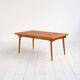 Table à manger extensible modèle “AT 312” par Hans J. Wegner