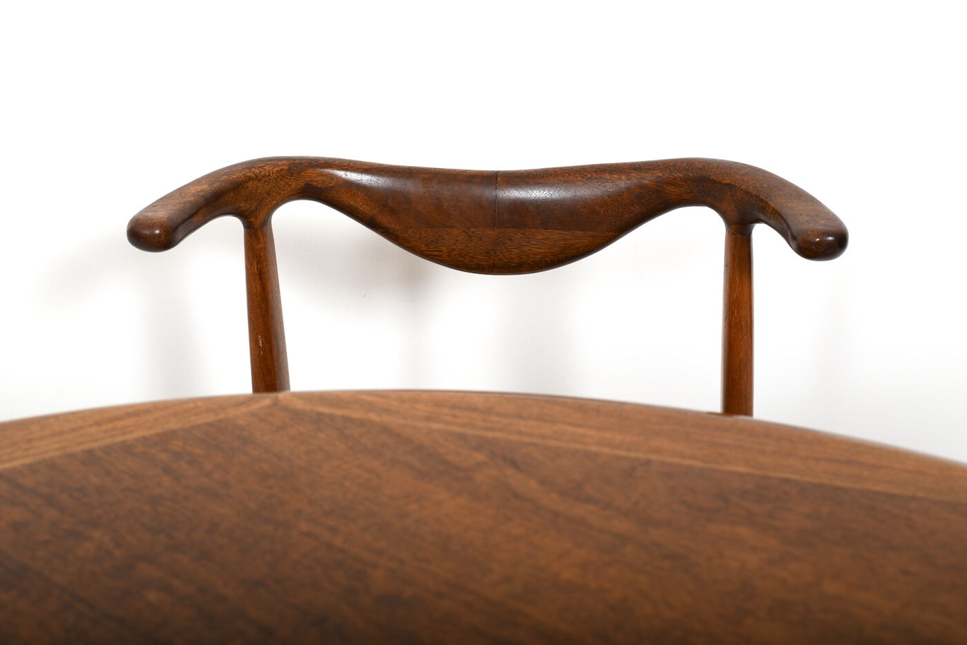 Chaises Cowhorn  et table par Svend Aage Madsen