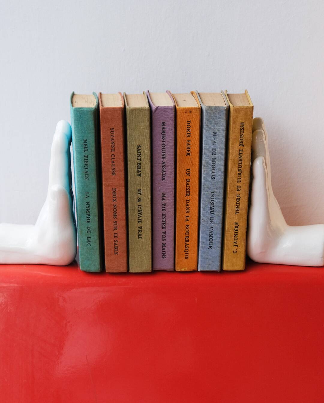 Ceramic bookends in the shape of hands x3, Holland, 1980s