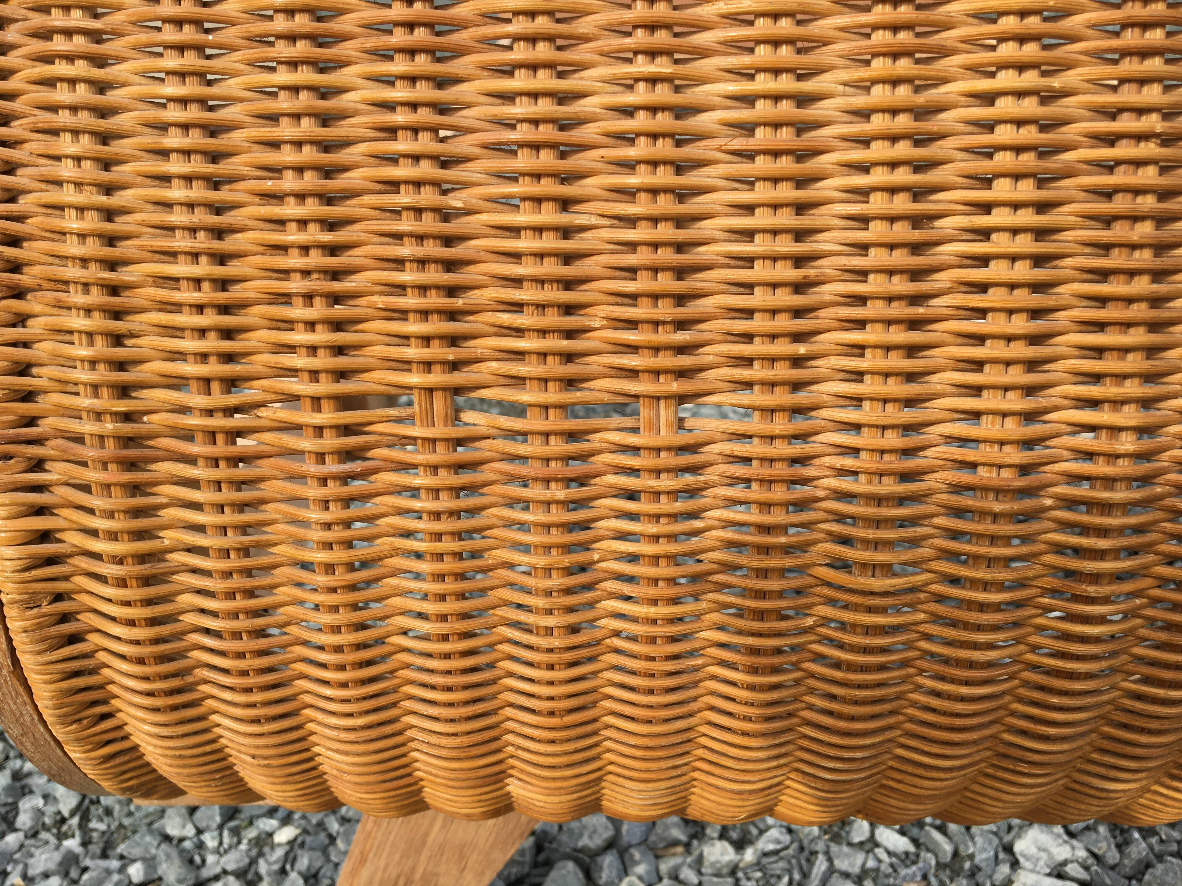 Rattan bed