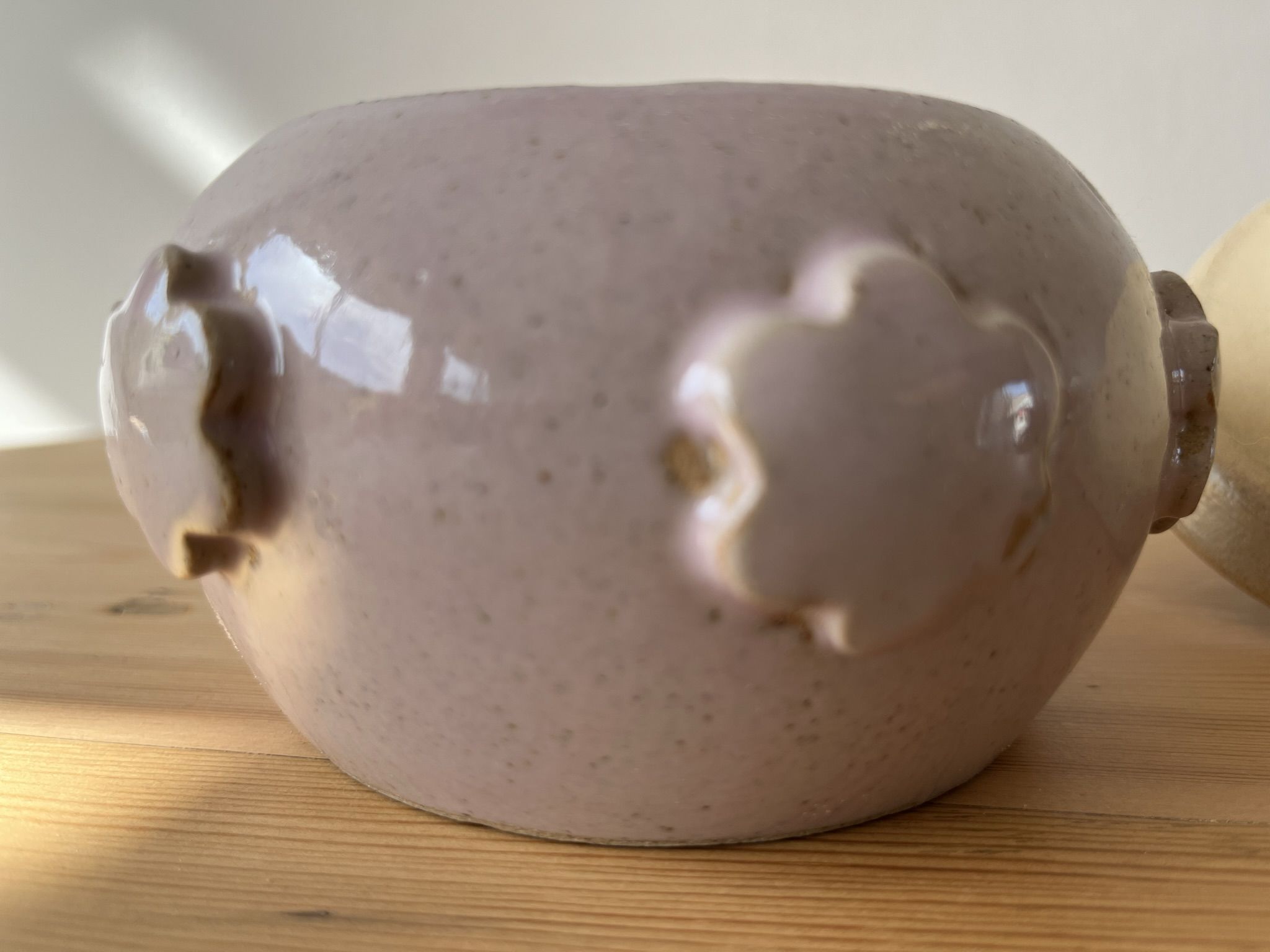 Tasse, sous-tasse et sucrier en céramique