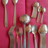 Silver-plated metal cutlery set