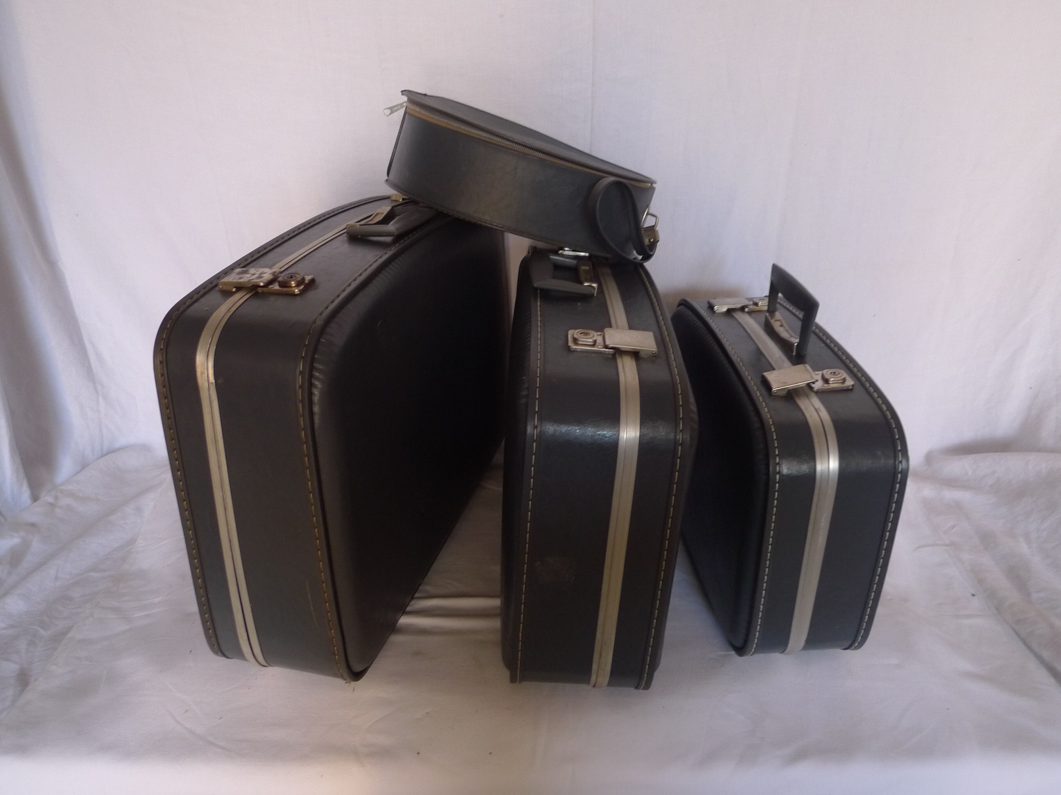 Air hostess suitcase set