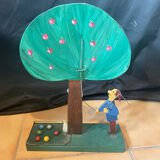 Old apple tree game year 1920