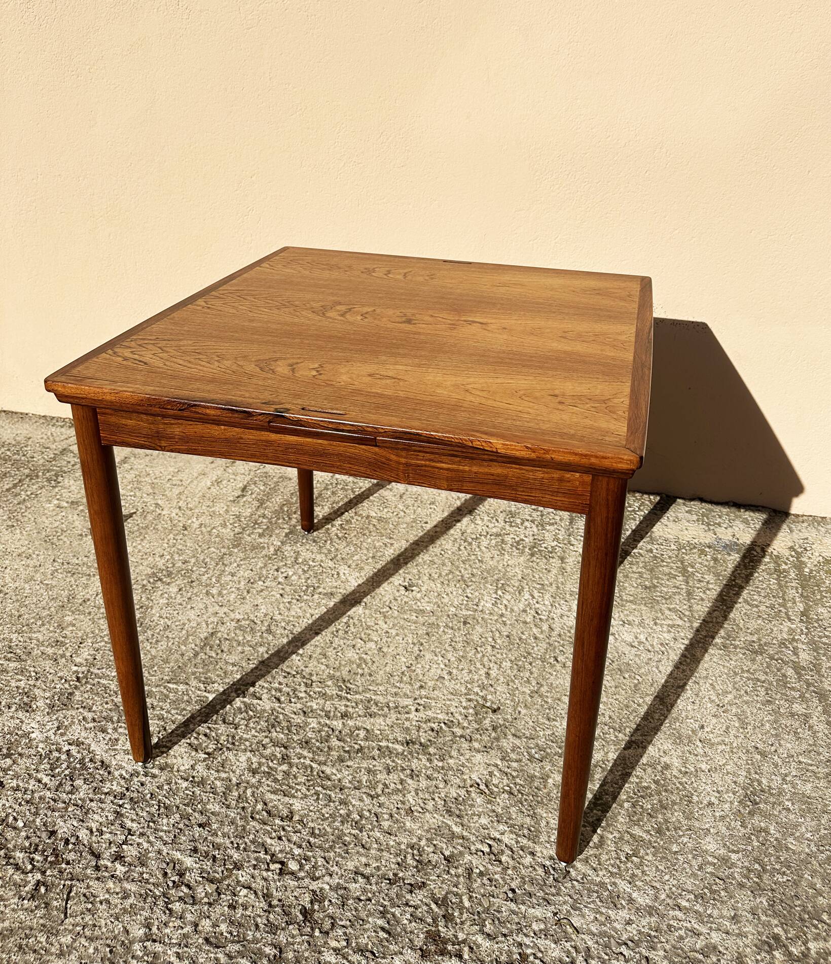 Danish extendable dining table in Rio rosewood 1960