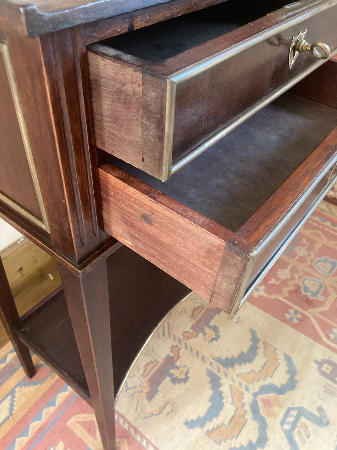 Key tray
