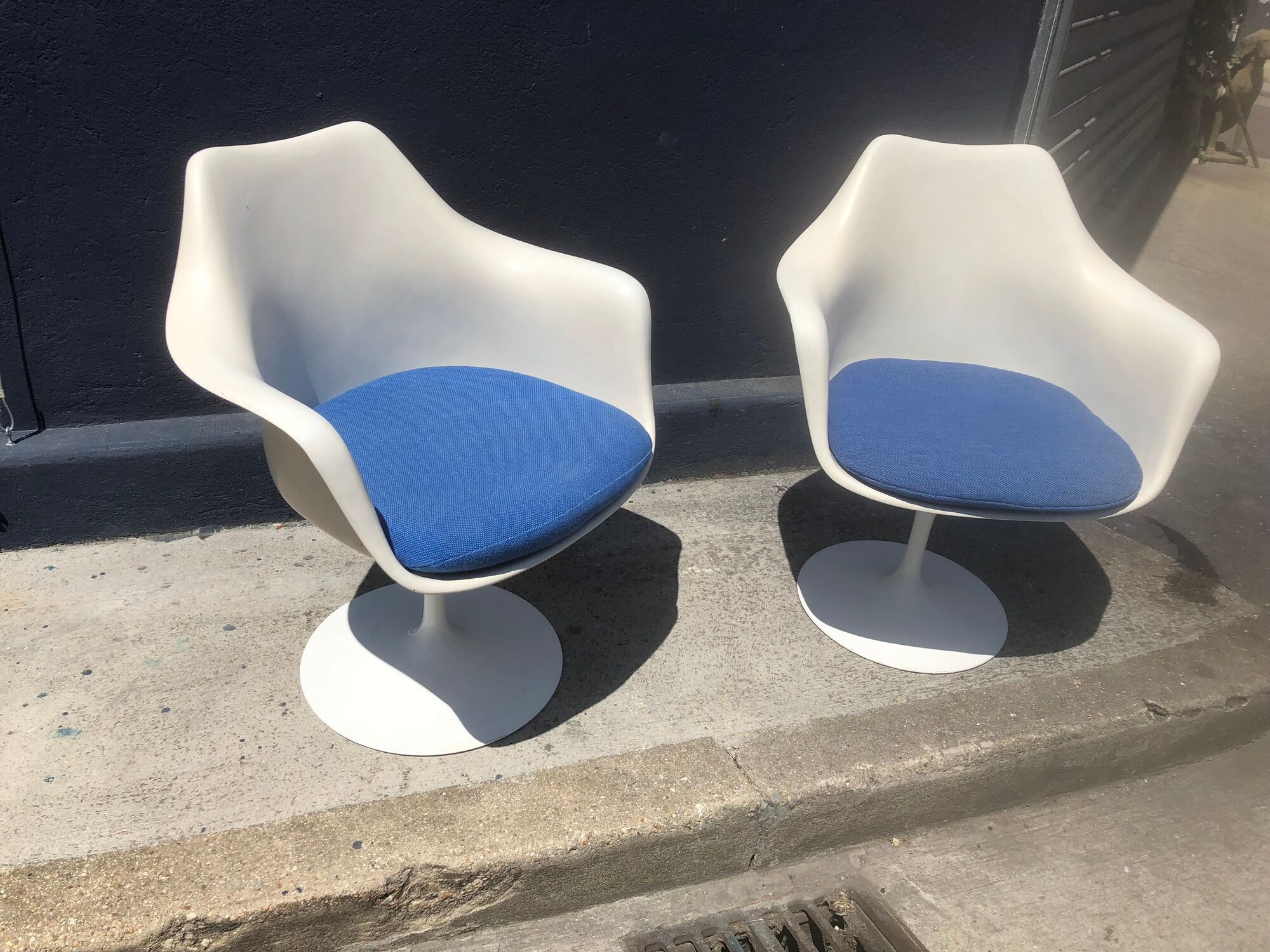 Pair of armchairs by Eero Saarinen for Knoll 1970