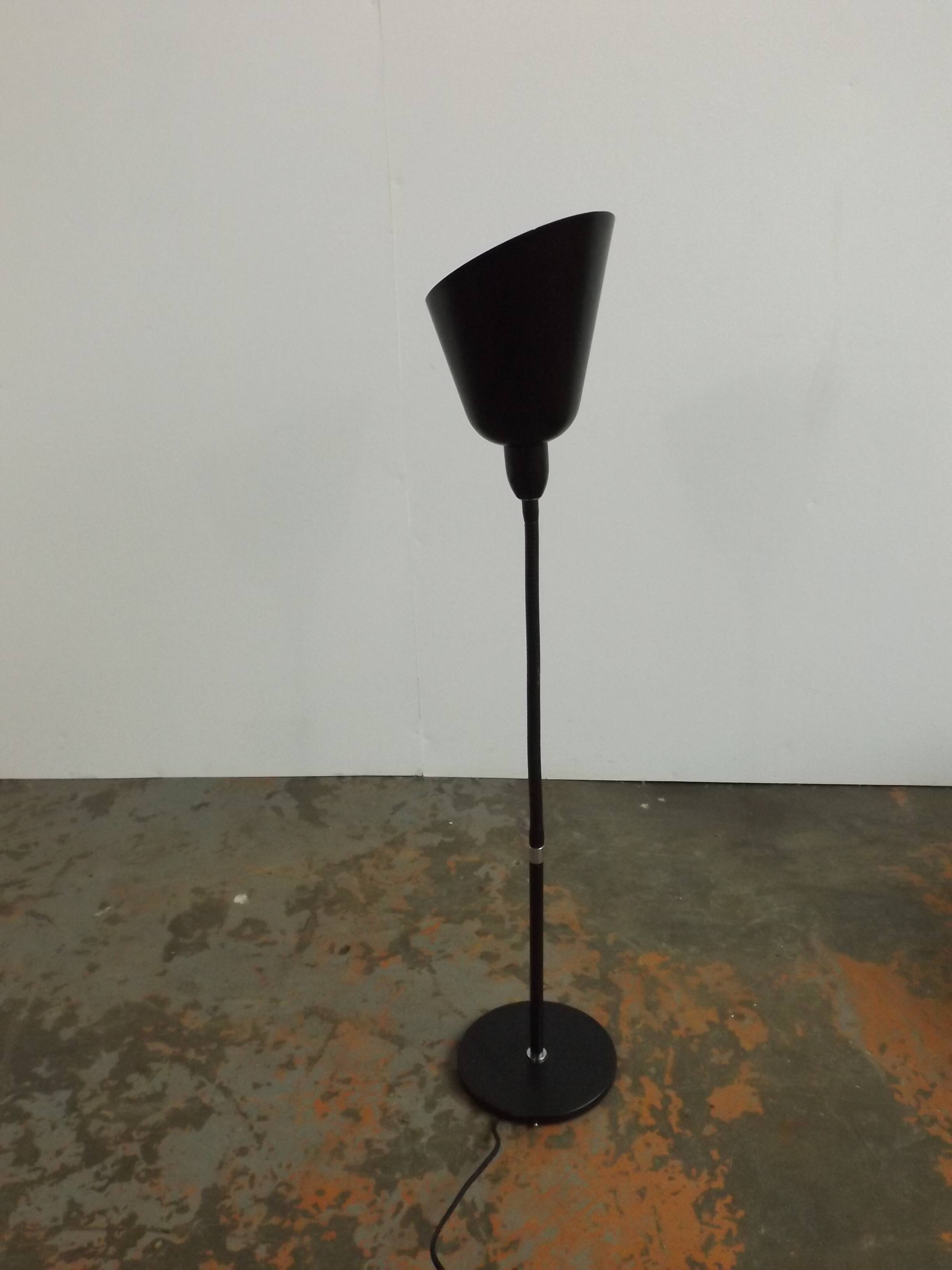 Arne Jacobsen Bellevue desk lamp