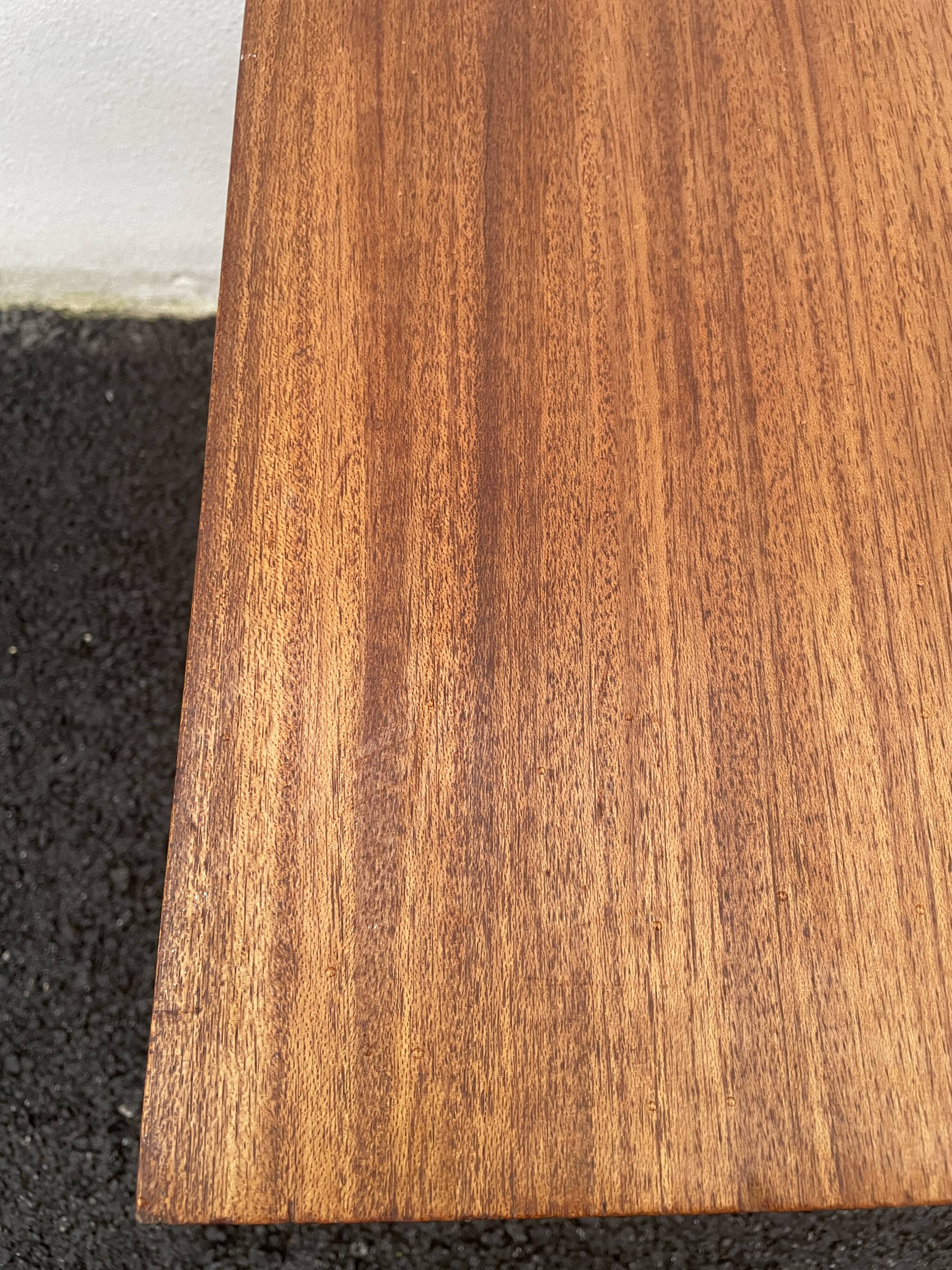 Table d’appoint ou chevet en teck 70’S