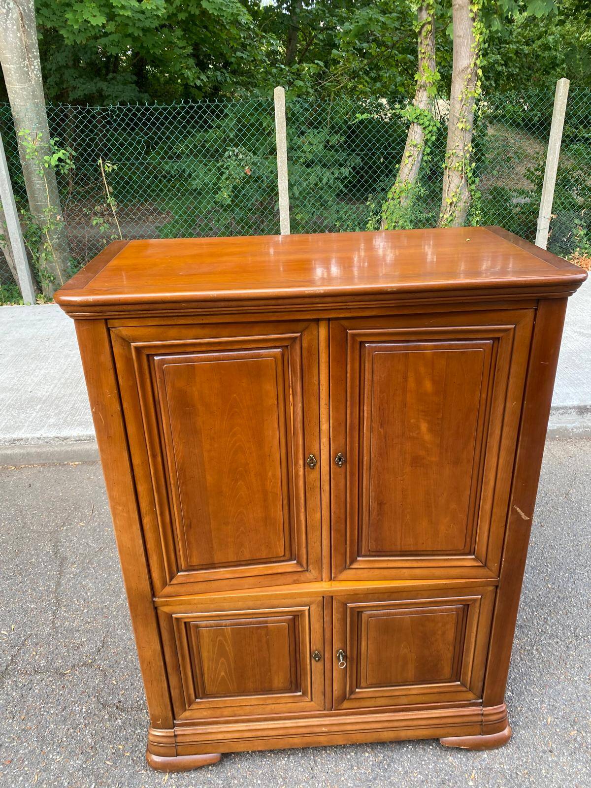 Armoire meuble tv bonnetière en merisier massif 80s