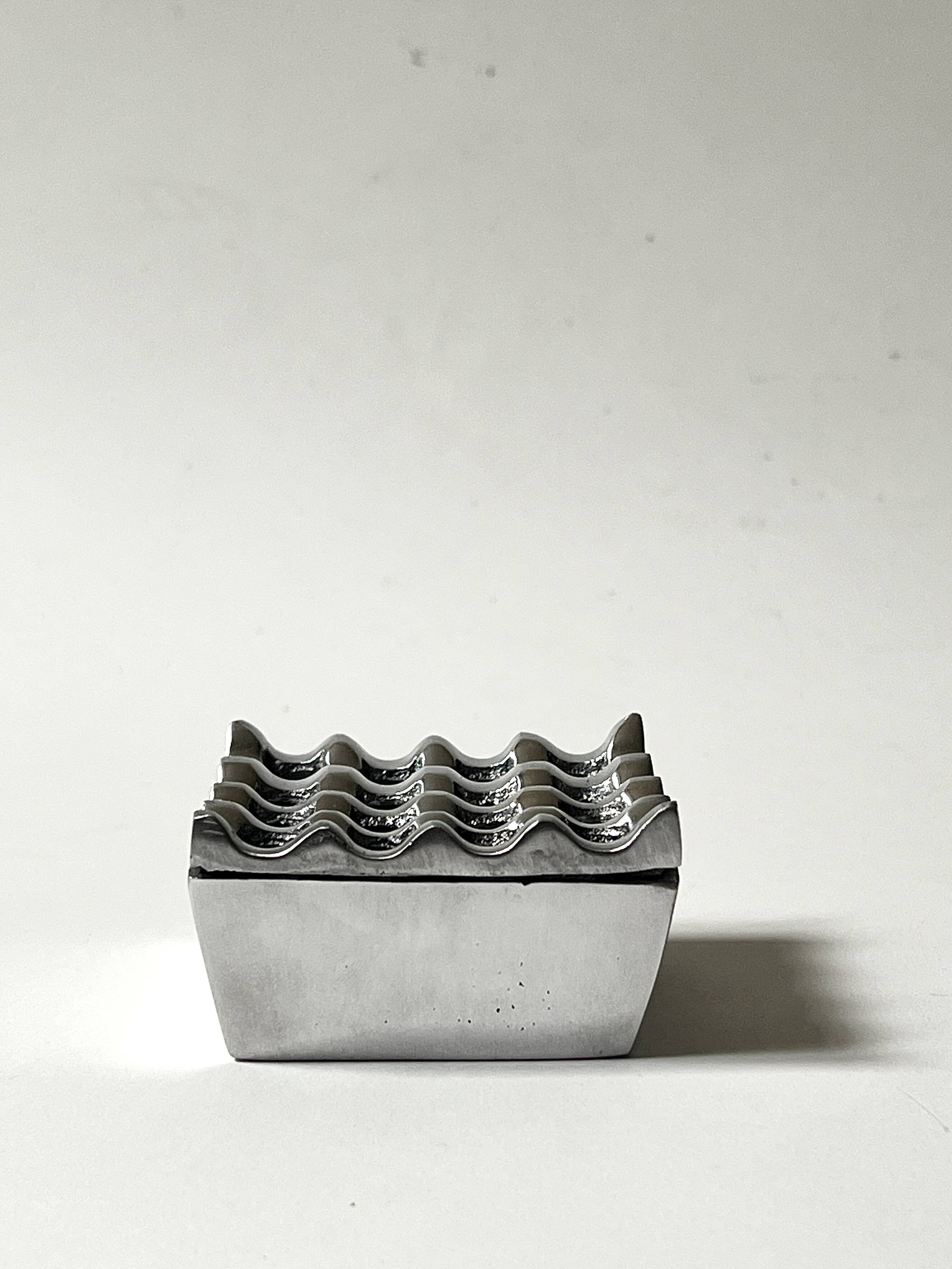 Mid-century chrome metal ashtray in the Ultima 15 style, 1970 design.