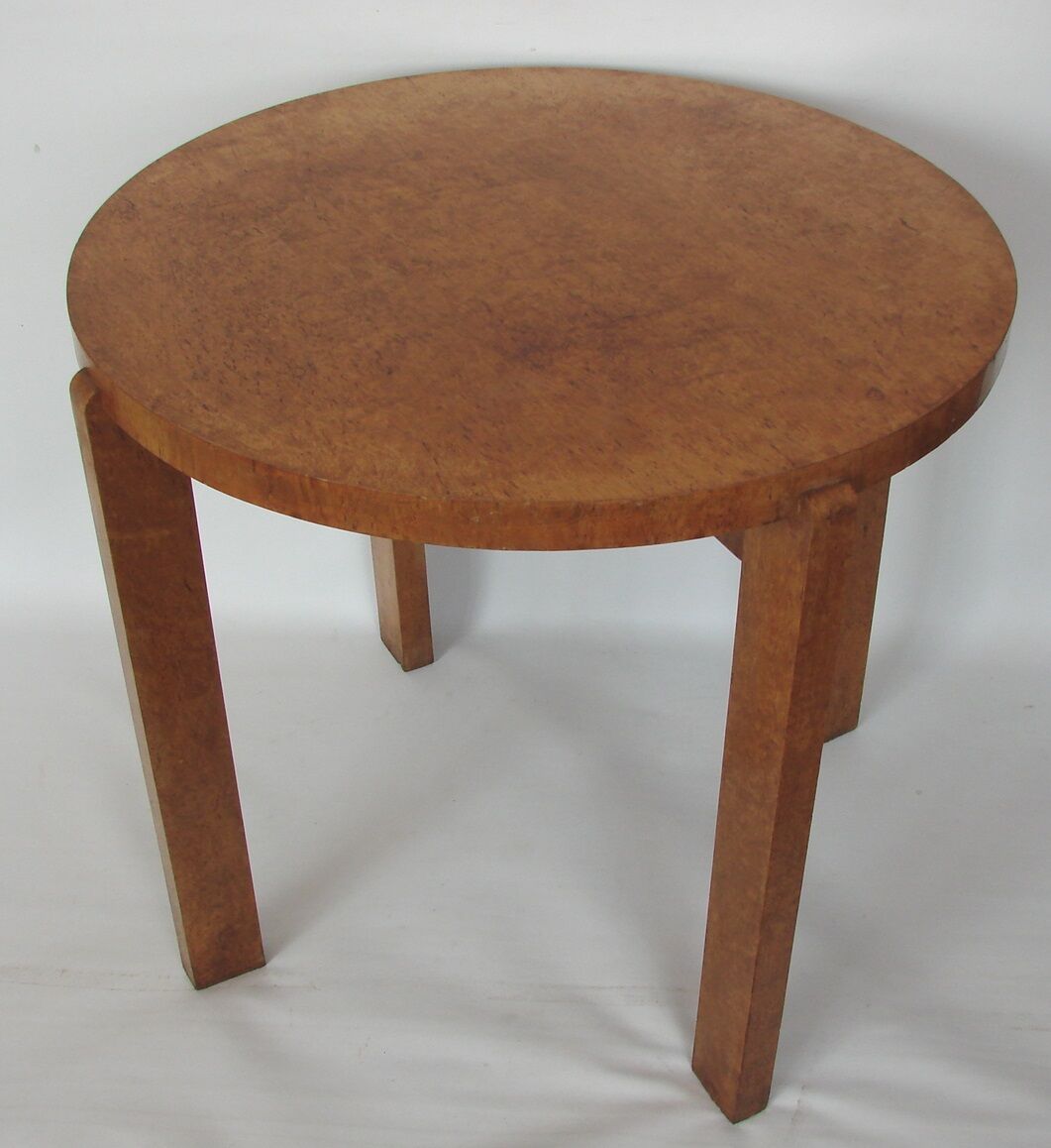 Art deco table, 30