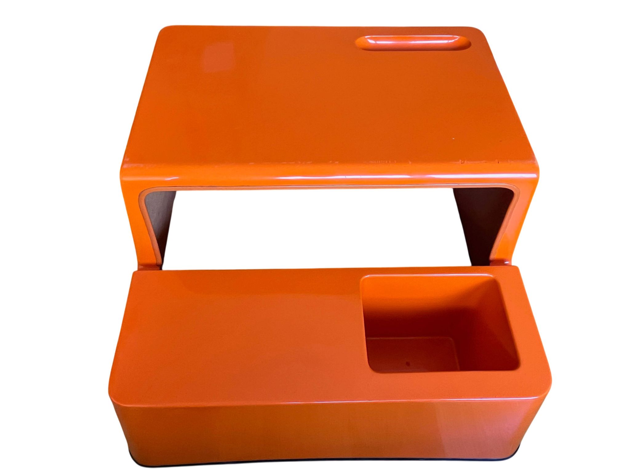 Ozoo Space Age orange storage bench, design by Marc Berthier, 1970s.