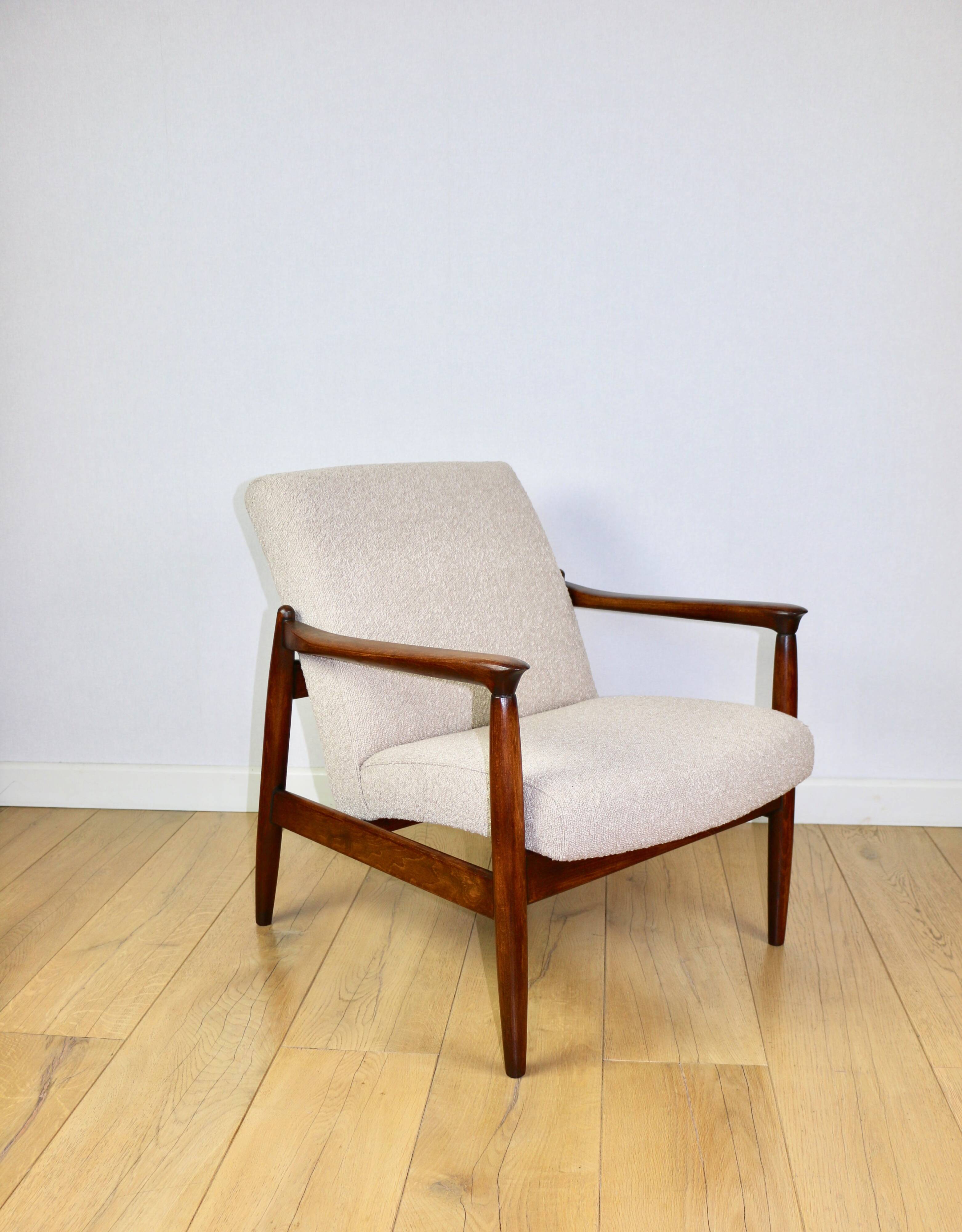 Fauteuil GFM-64, design d'Edmund Homa des années 70, bouclé beige - 2 pièces disponibles