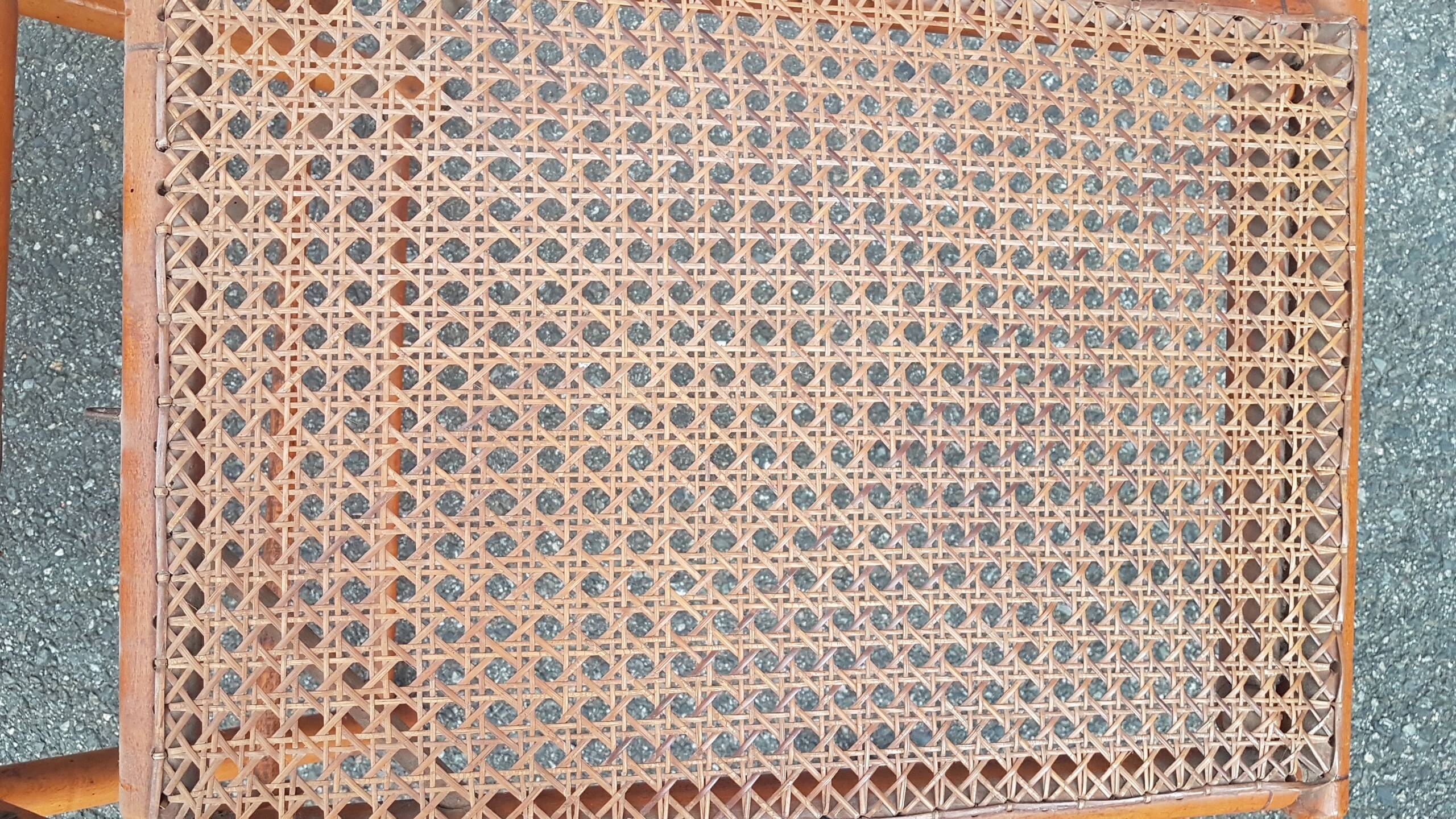 Folding chaise longue 1900 in beech