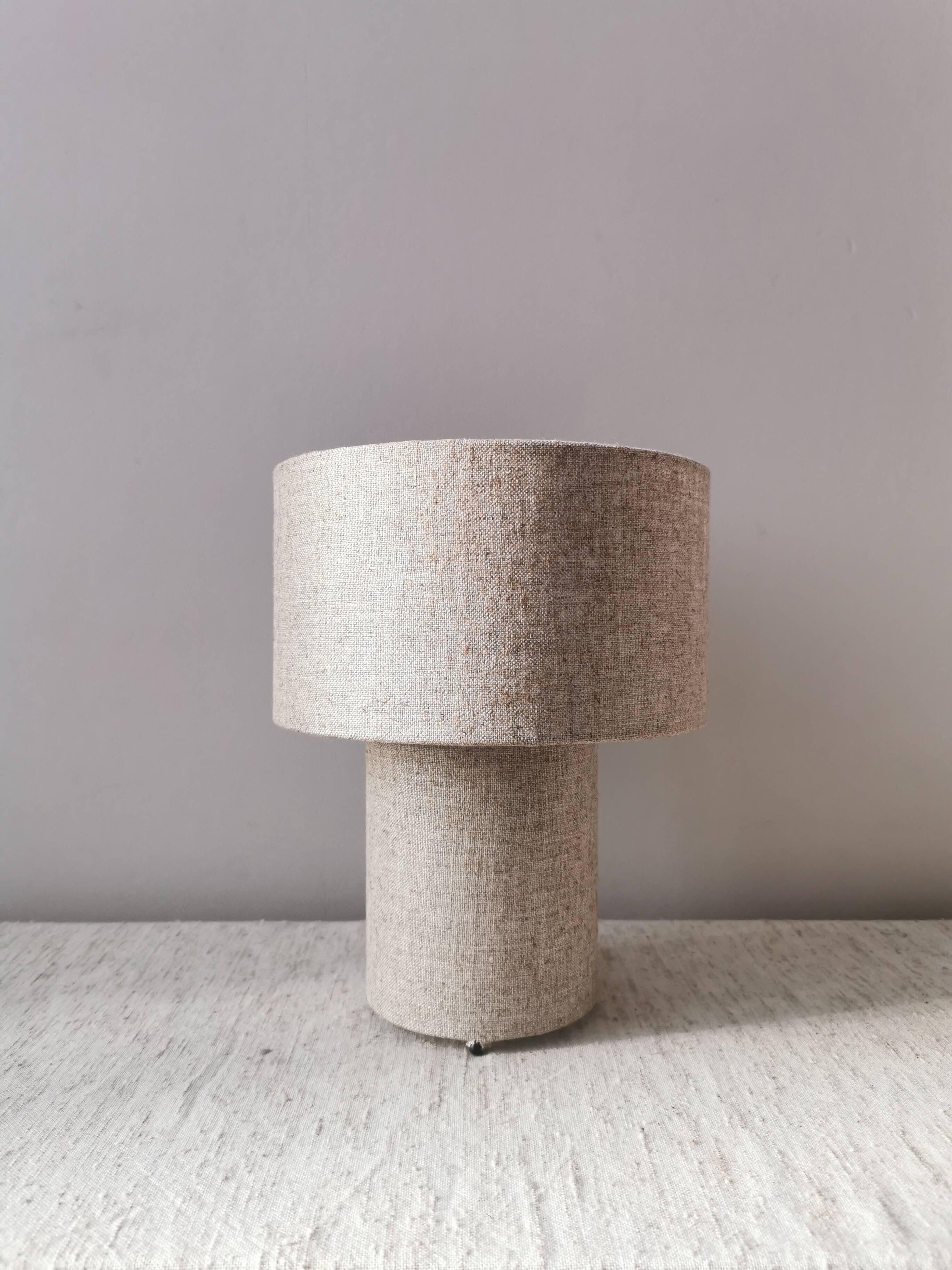 Cybille lamp in linen – 28×23 cm