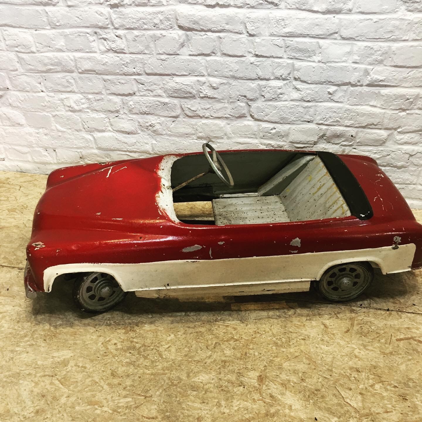 Chrysler pedal car from Judez