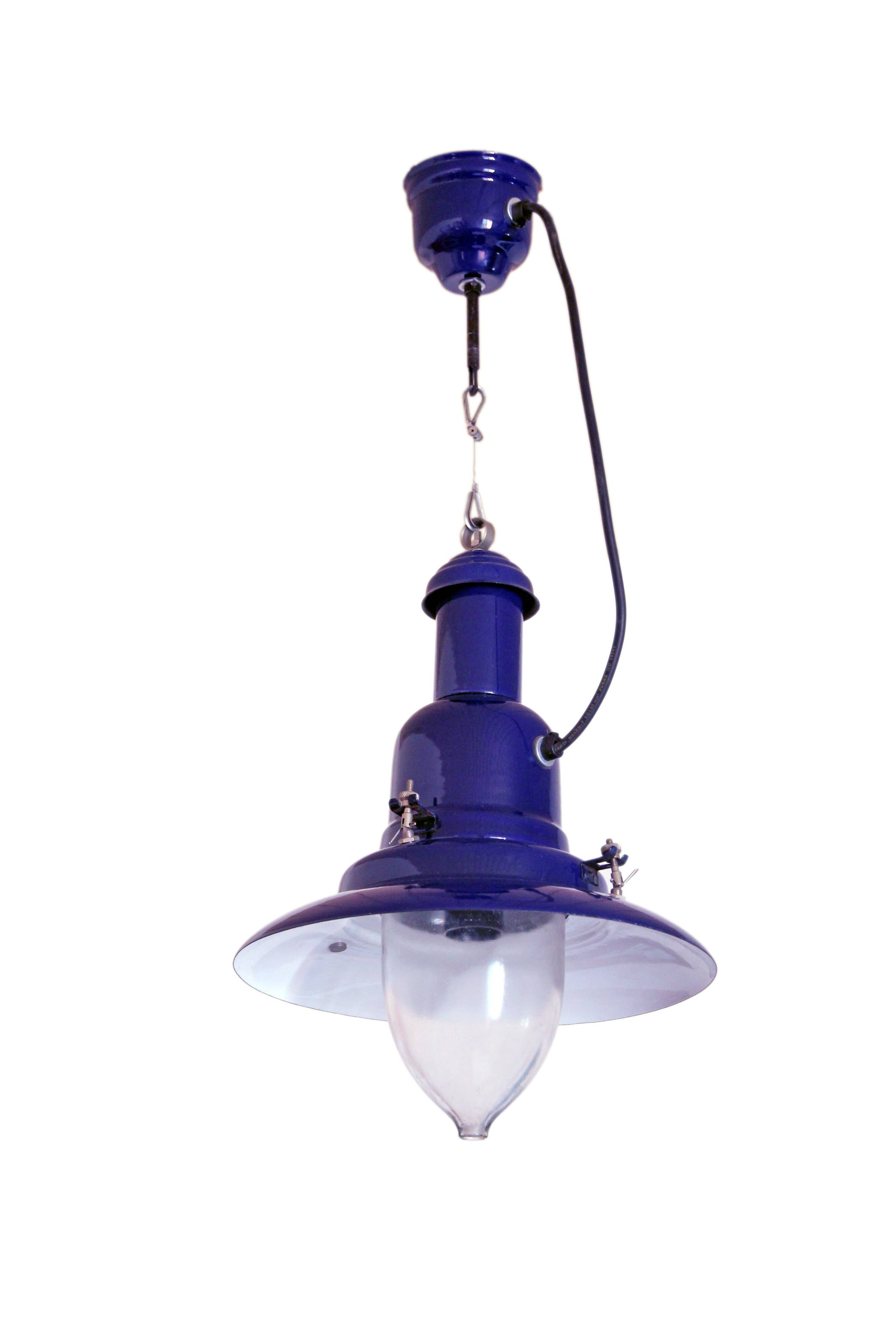 Industrial enameled sheet metal pendant light