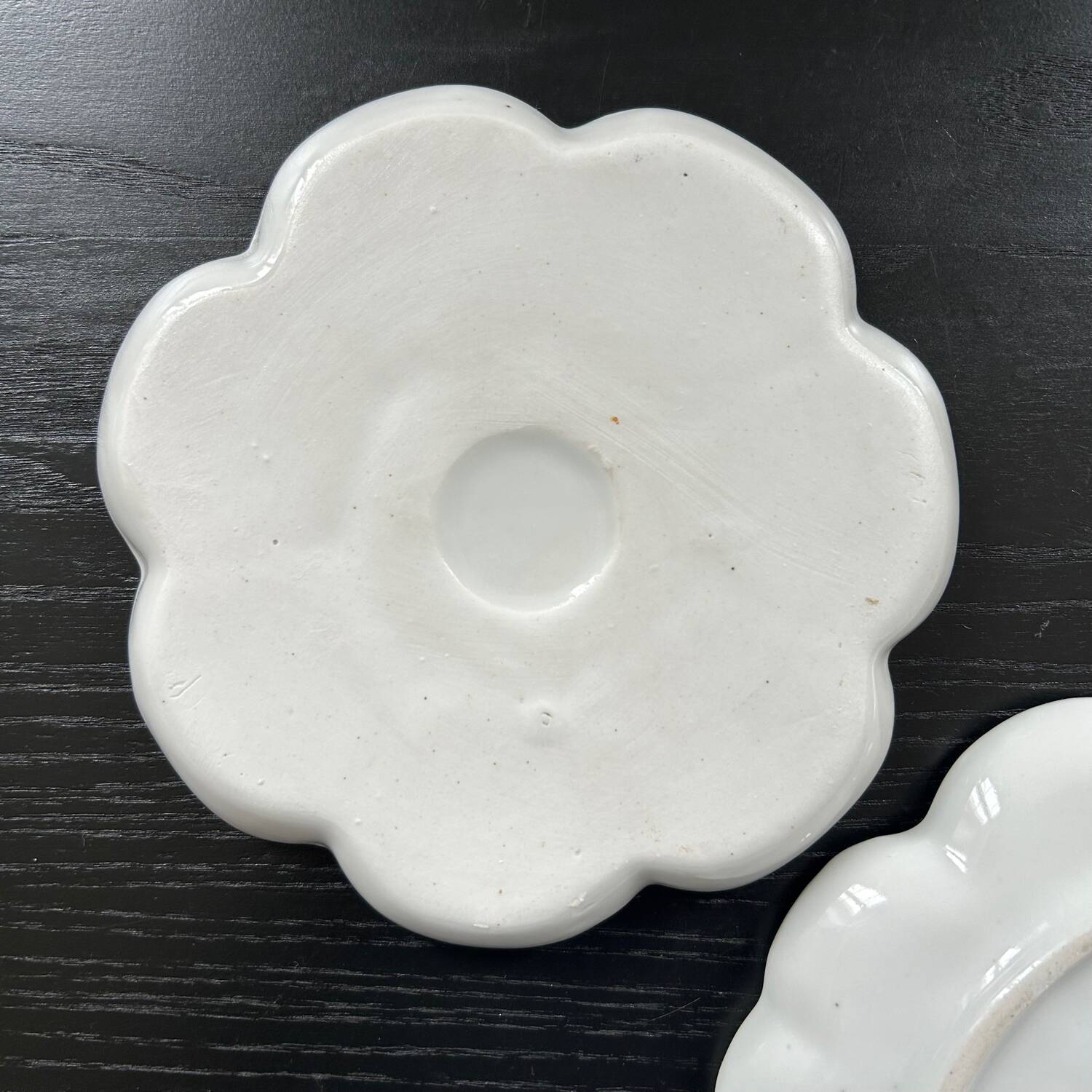 Pair of porcelain flower dishes