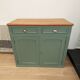 Buffet parisien vert de gris