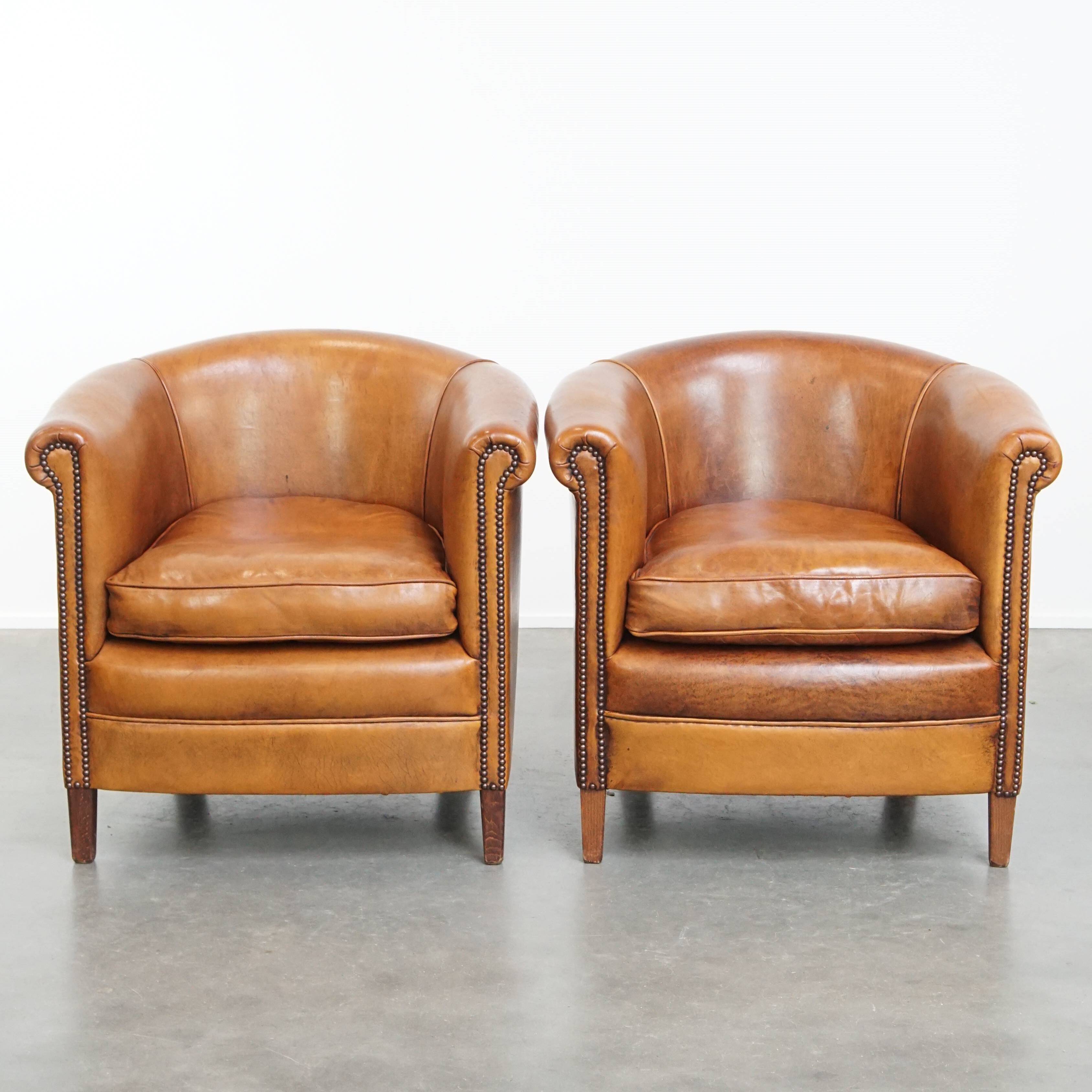 Set of 2 sheepskin leather club chairs