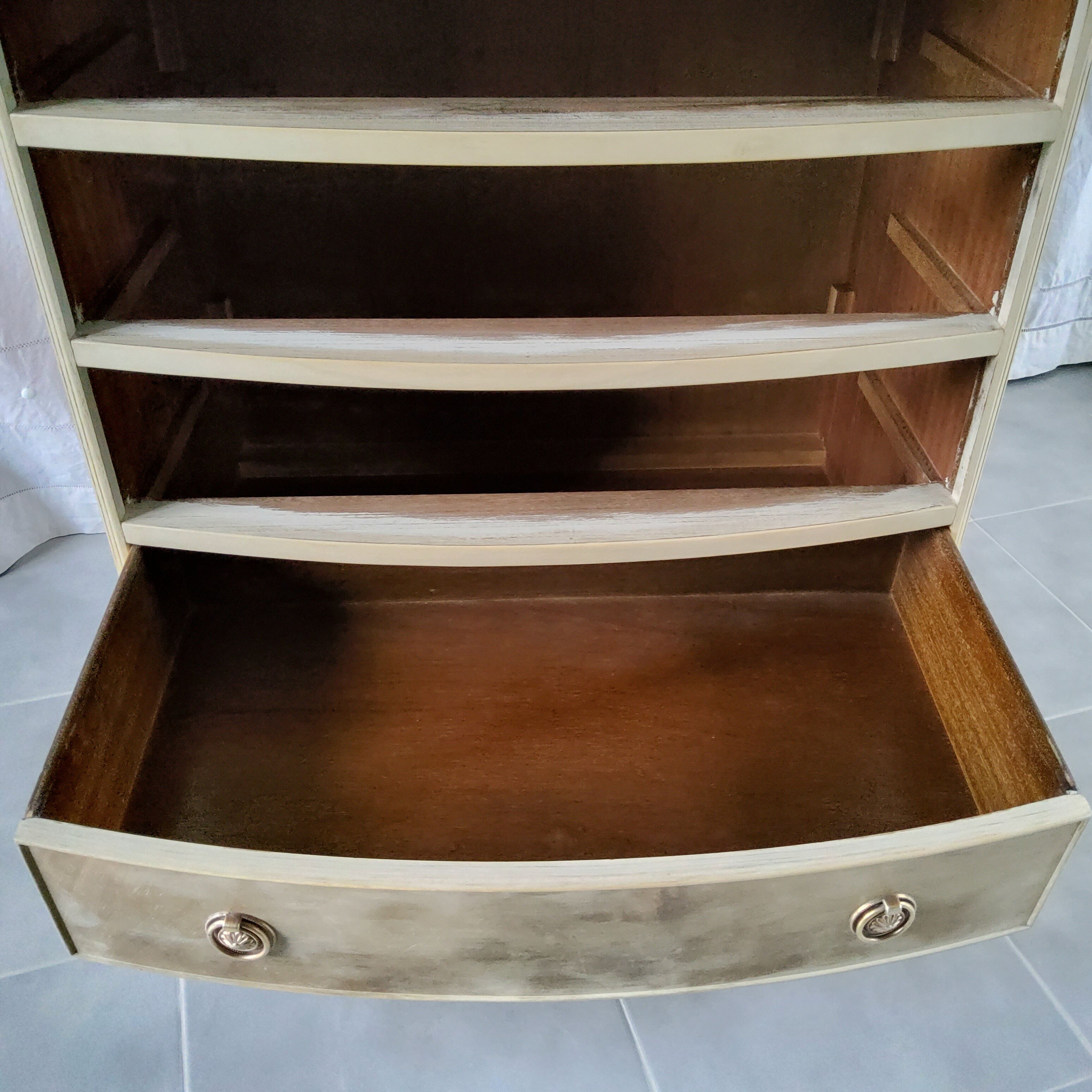 Patinated English chest of drawers