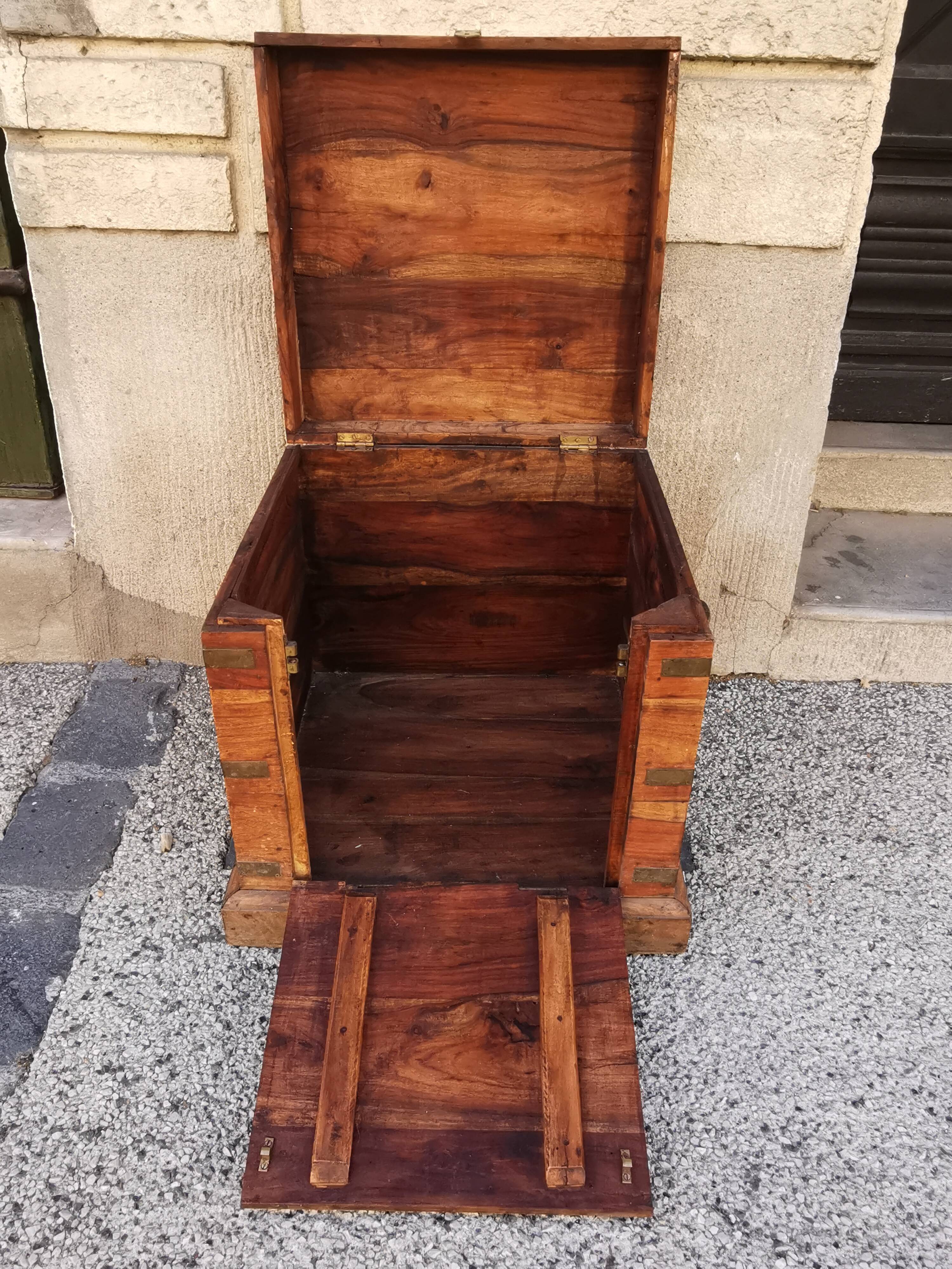 Old chest made of rosewood of the Indies