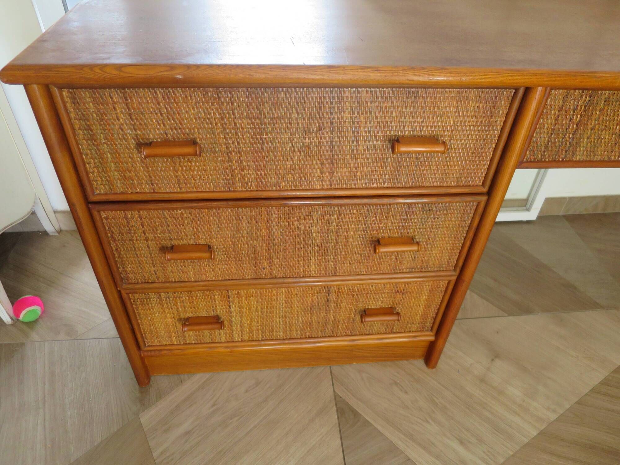 Vintage cane rattan desk with a large top and 5 drawers - 1960s/70s.