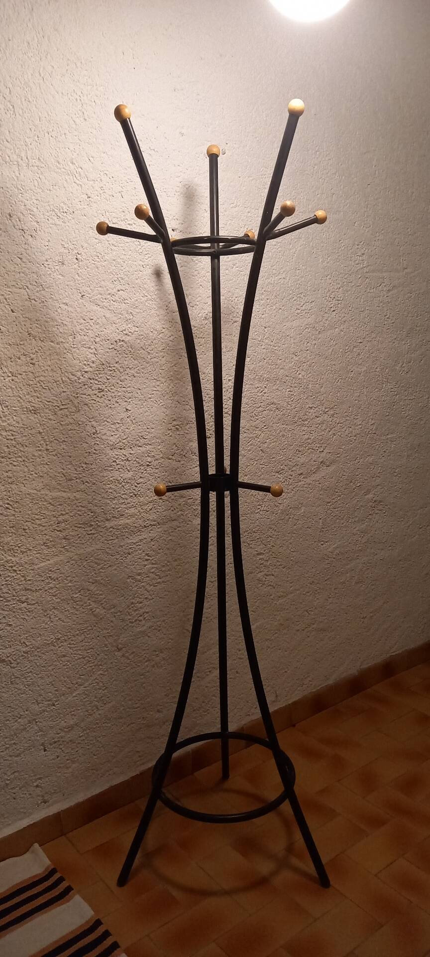 Porte manteau  sur pied