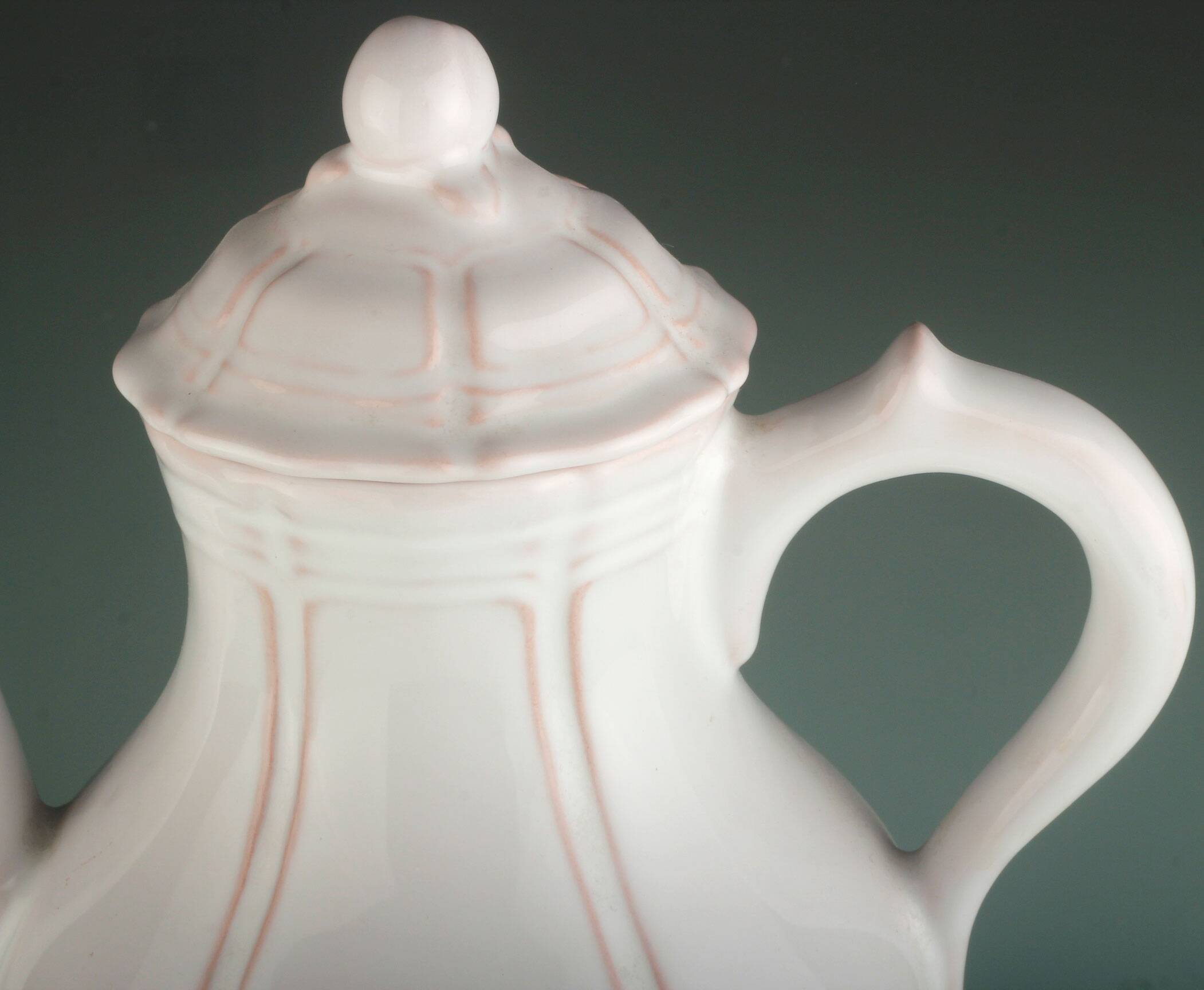 White teapot Henriot Quimper