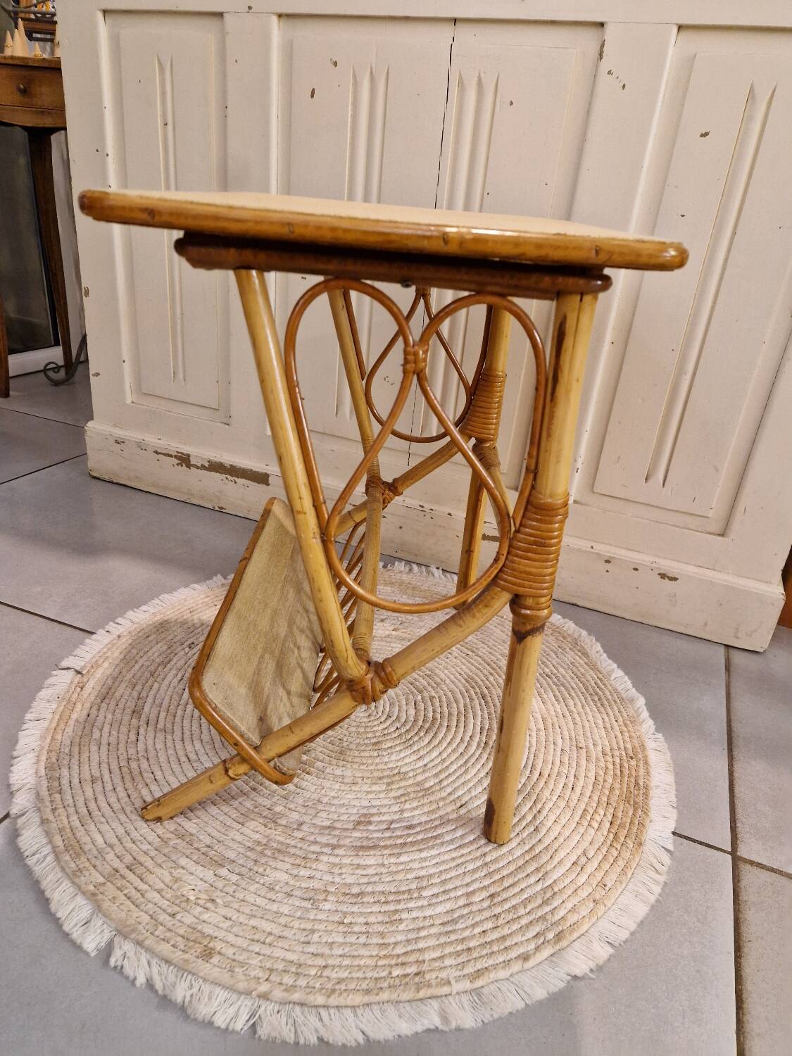 Rattan side table * Magazine rack