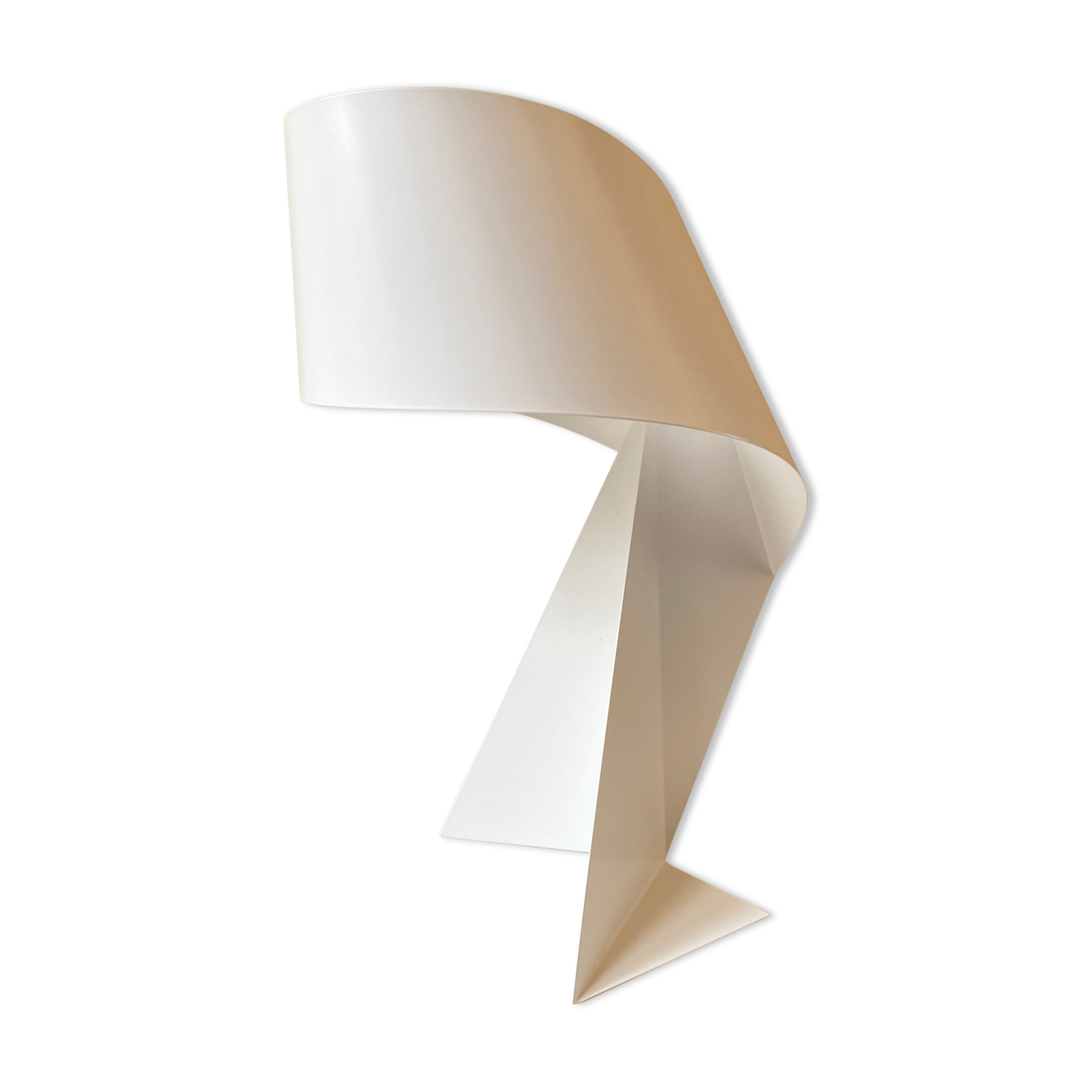 Ribbon lamp design Claire Norcross white laqué steel