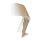 Ribbon lamp design Claire Norcross white laqué steel