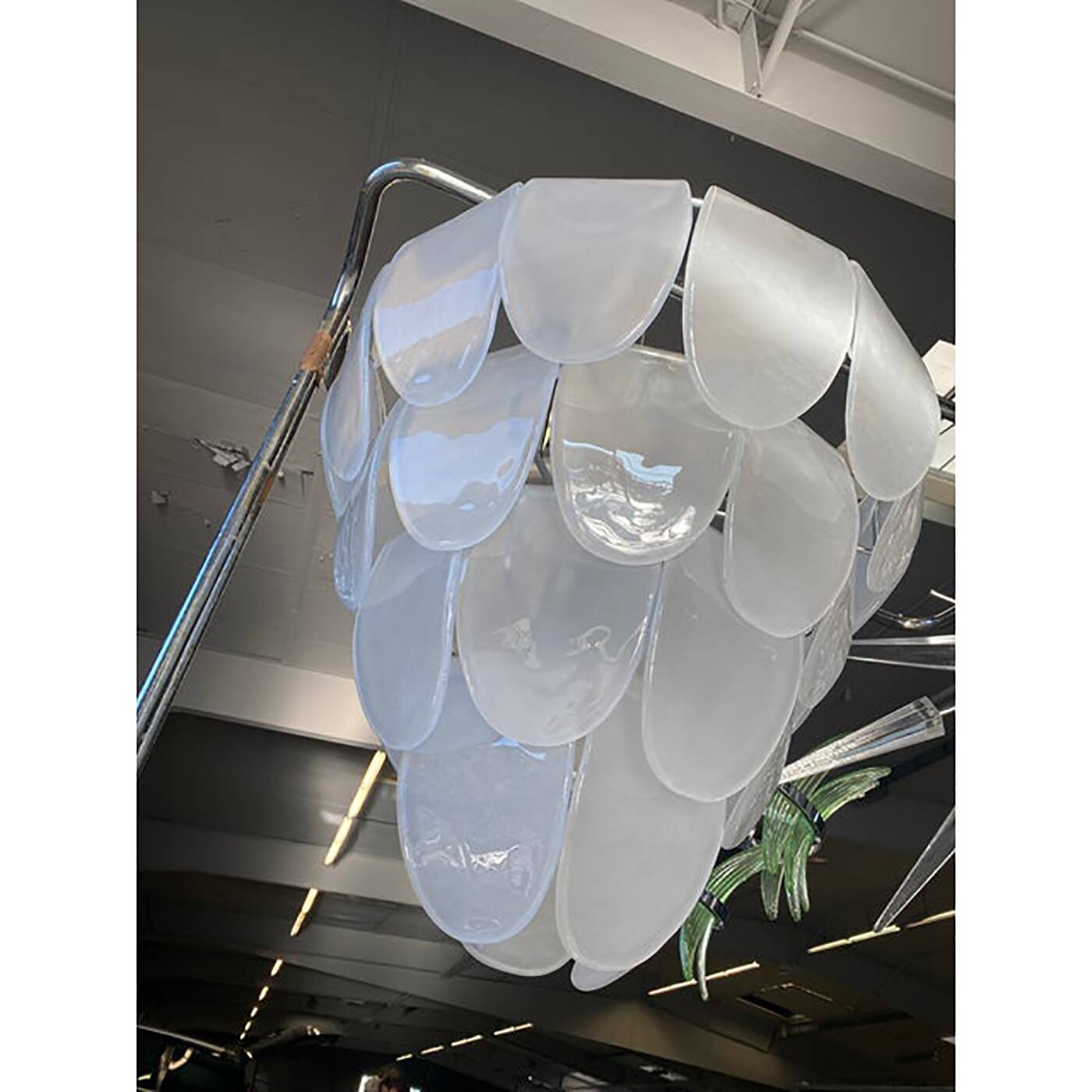 Glass Kromo With Frosted Leaves Candlestick