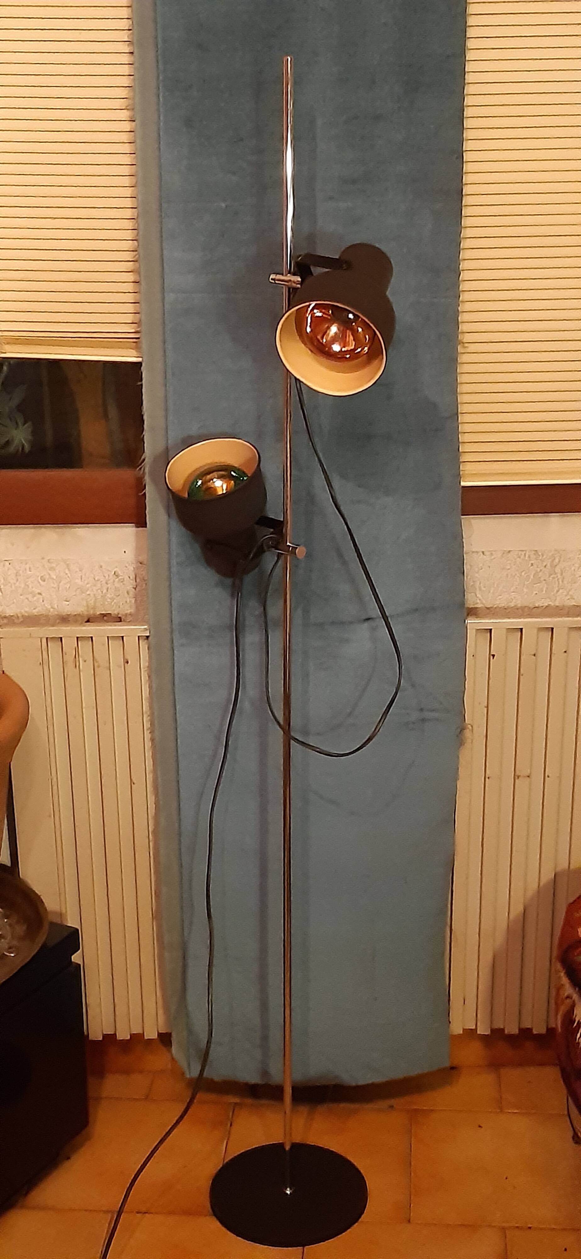 Authentic 70s floor lamp with 2 adjustable black lampshades