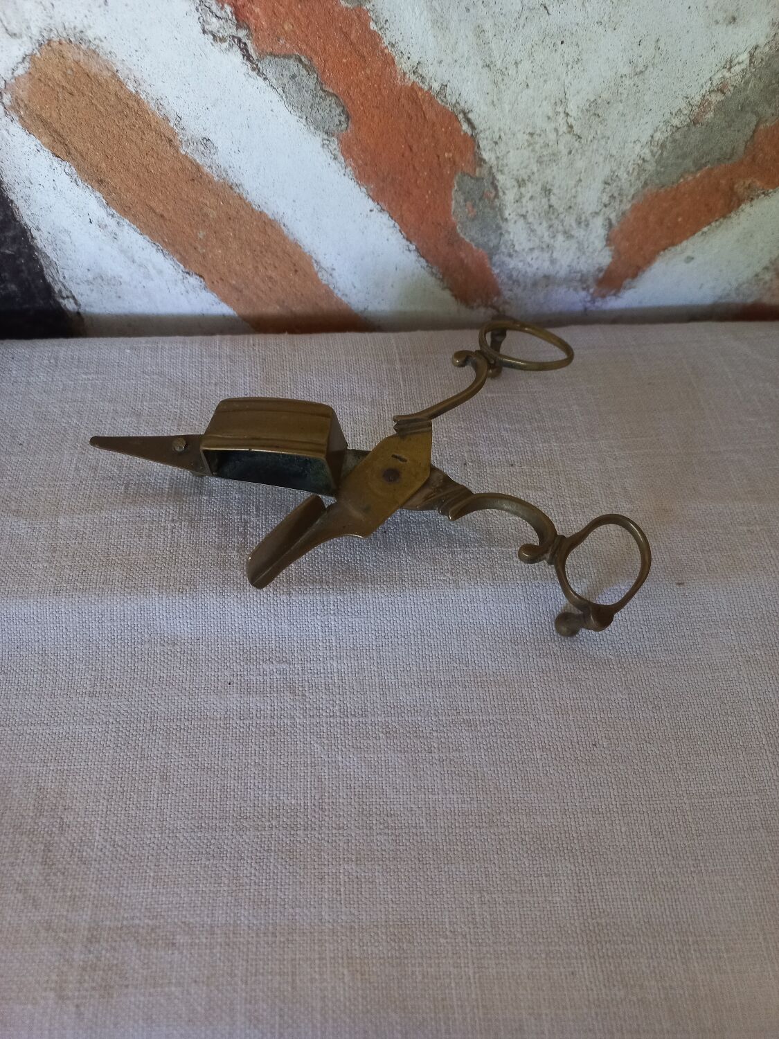 Candle speckle chisel