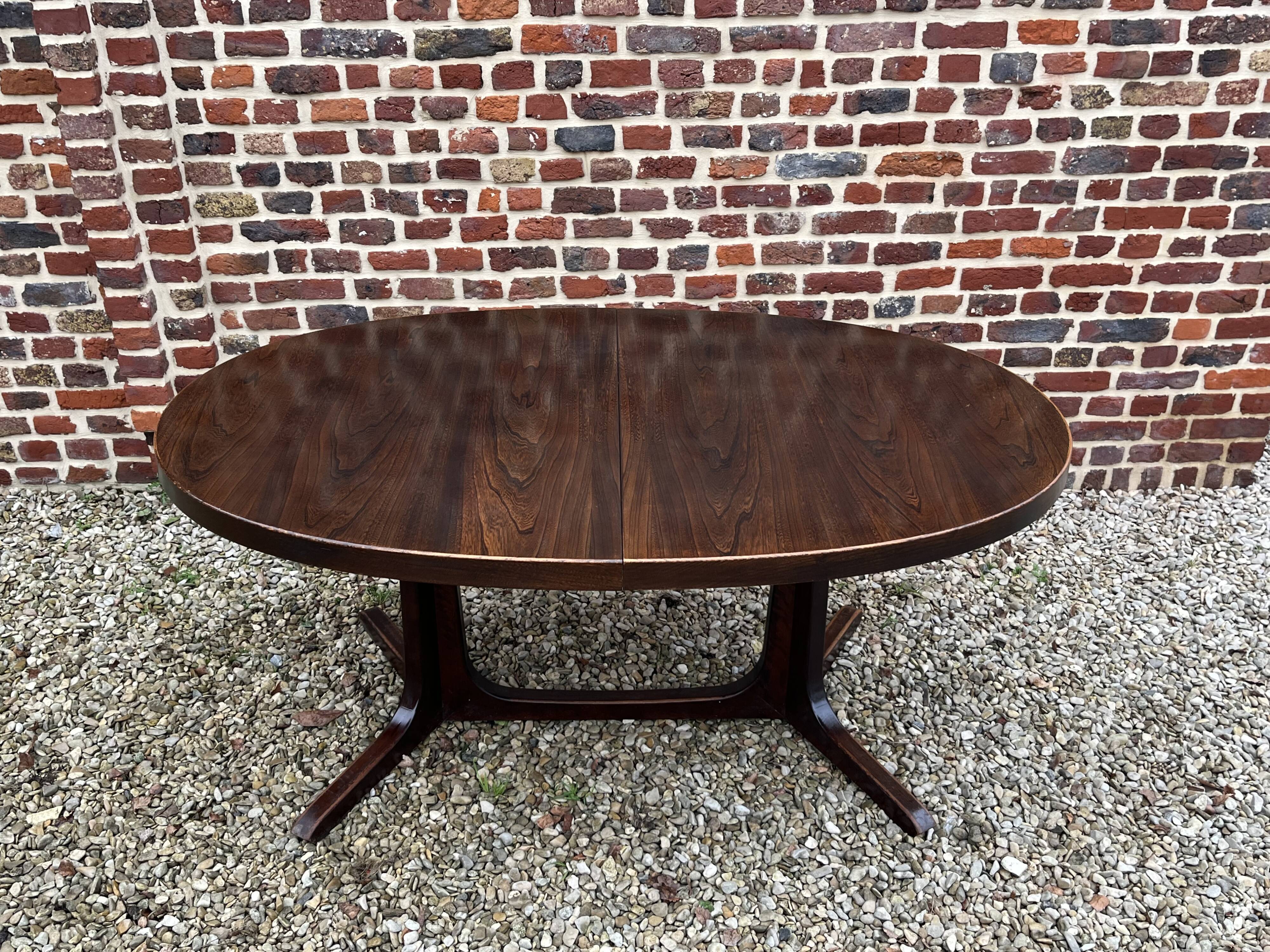 Baumann design oval dining table