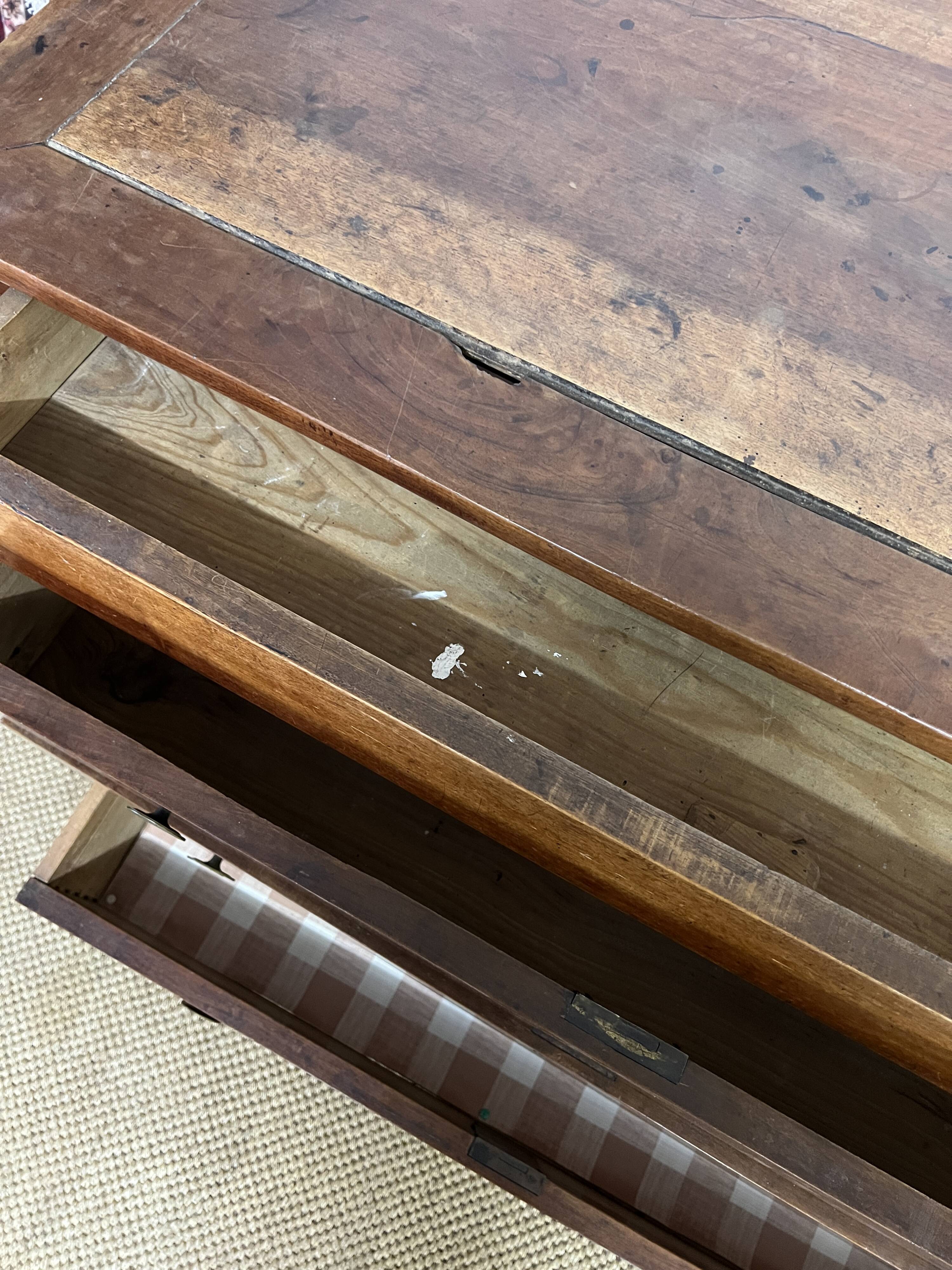 Commode en bois Louis Philippe du 19è siècle