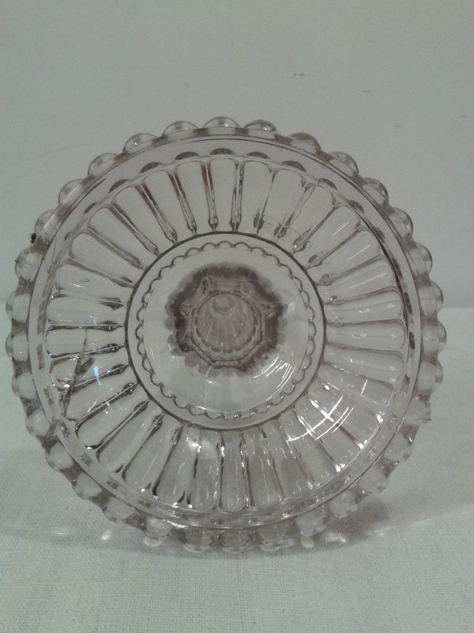 Bougeoir ancien en verre pressé-moulé fin  XIXe