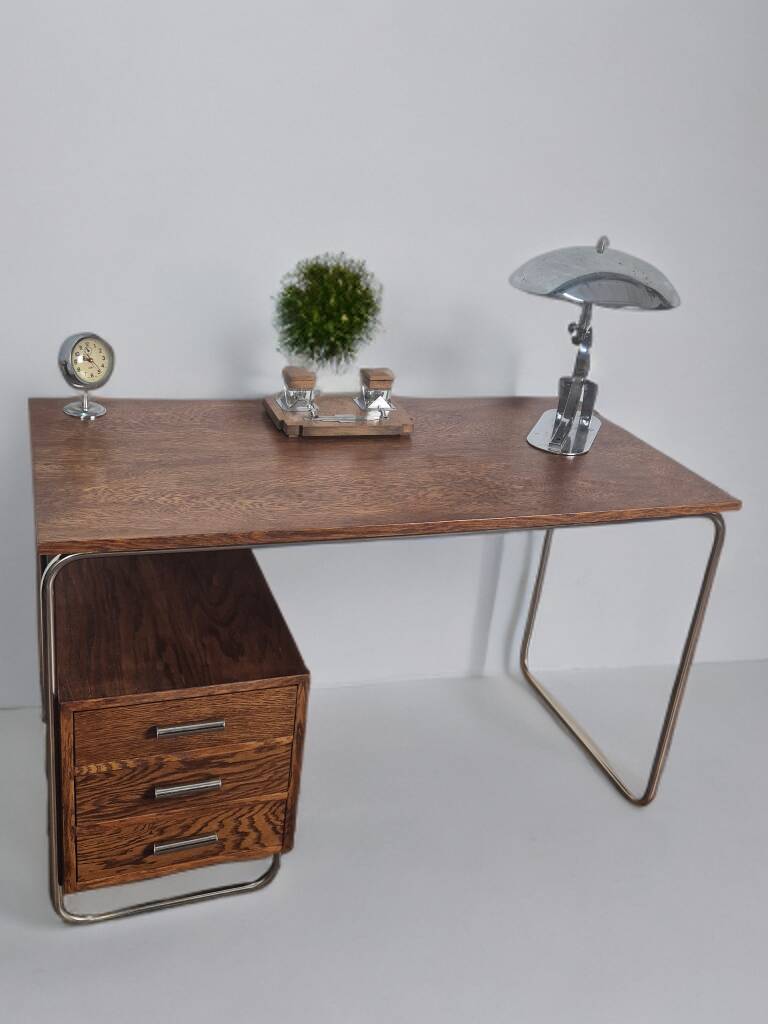 Bureau en noyer style Bauhaus Tchèque 1930s