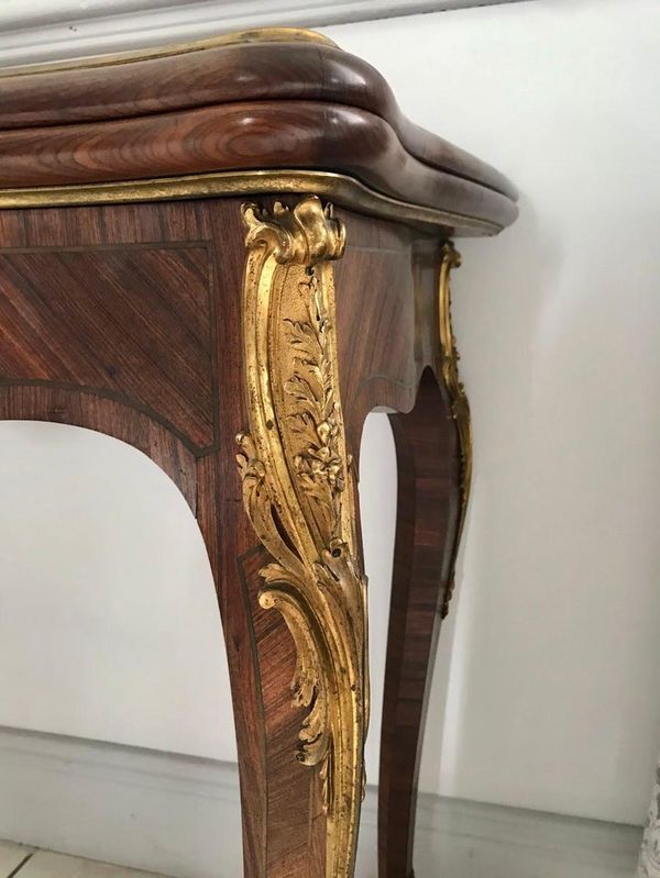 Console se transformant en table de jeu de style Louis XV 19ème siècle