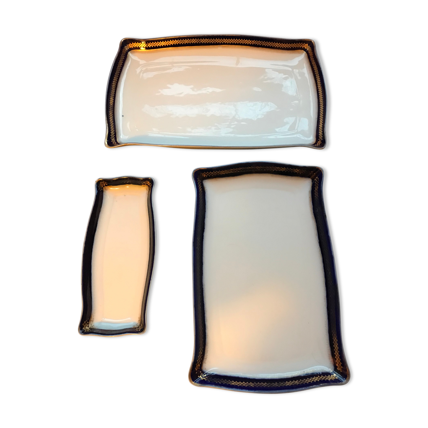 Series of 3 imperial porcelain trays Russia Kuznetsov